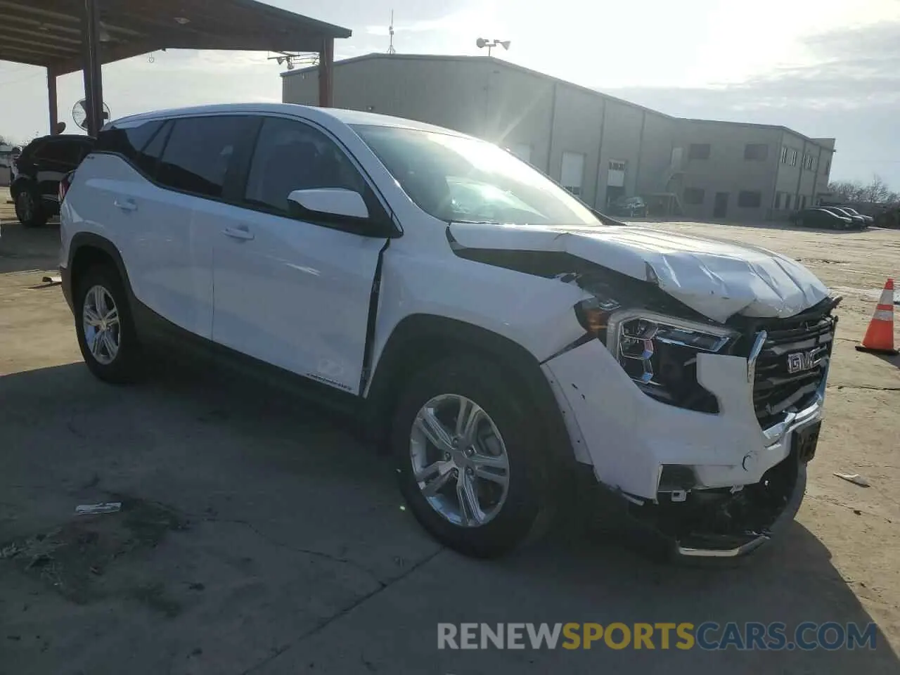 4 Photograph of a damaged car 3GKALMEG2RL318201 GMC TERRAIN 2024