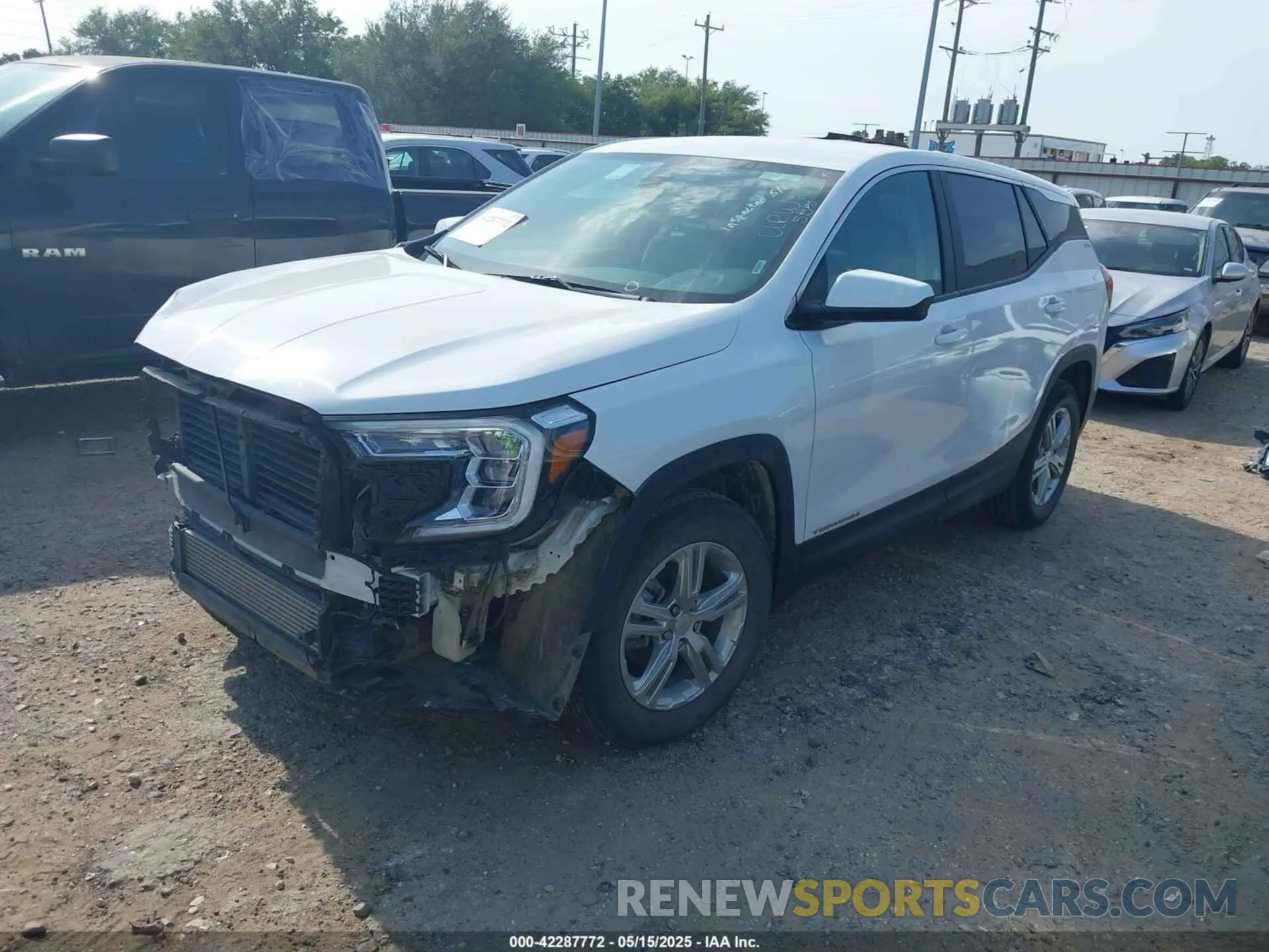 2 Photograph of a damaged car 3GKALMEG3RL257313 GMC TERRAIN 2024