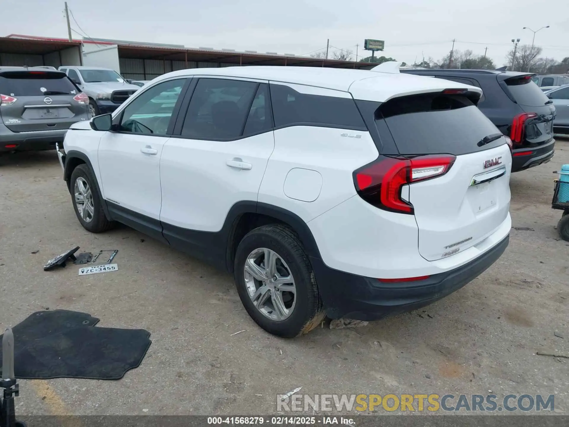 3 Photograph of a damaged car 3GKALMEG3RL382747 GMC TERRAIN 2024