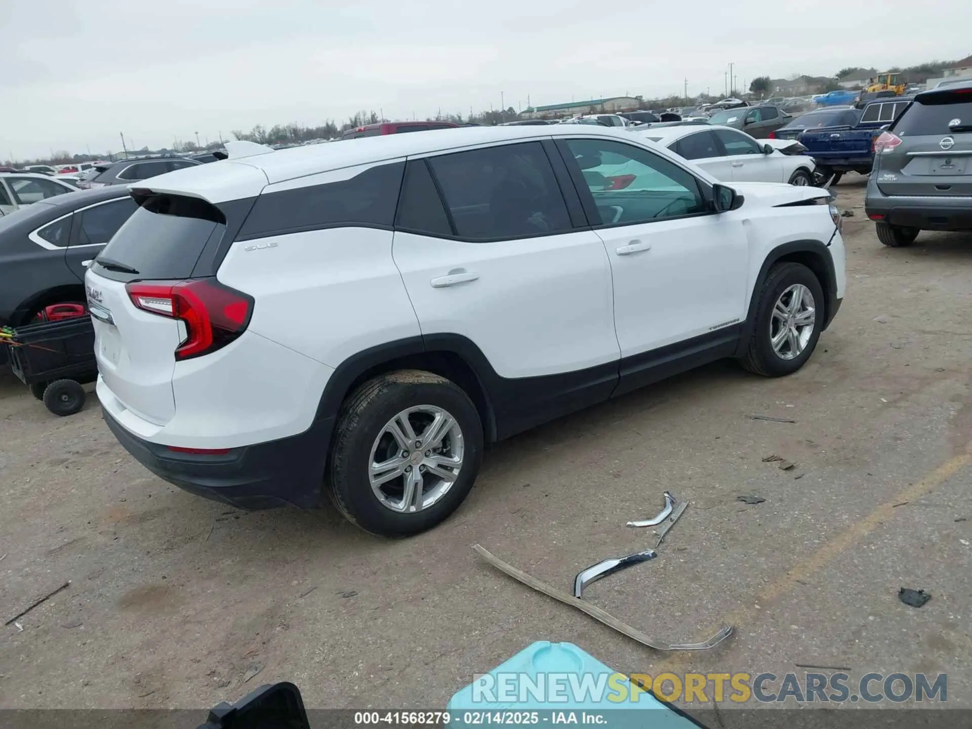 4 Photograph of a damaged car 3GKALMEG3RL382747 GMC TERRAIN 2024