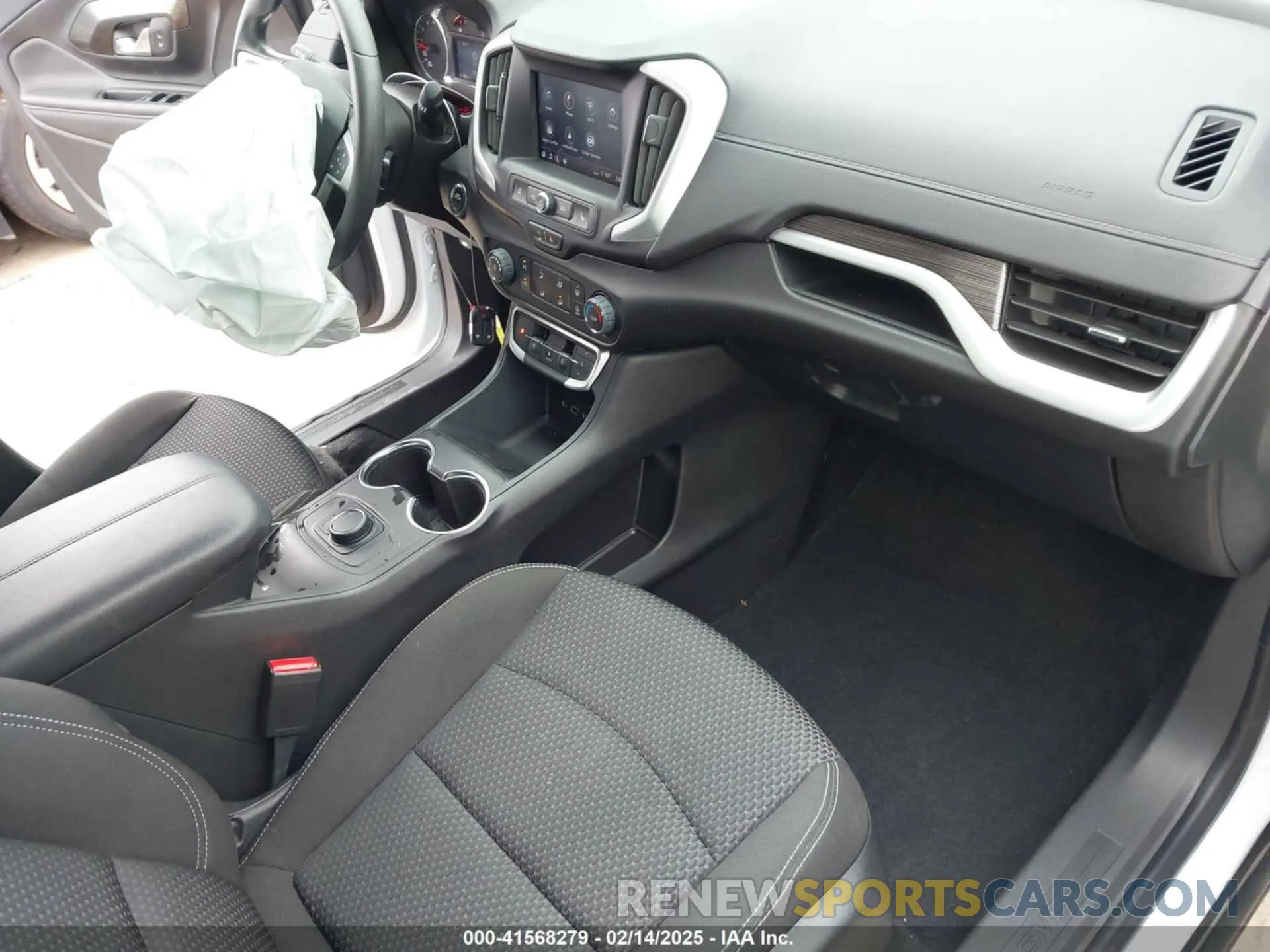 5 Photograph of a damaged car 3GKALMEG3RL382747 GMC TERRAIN 2024