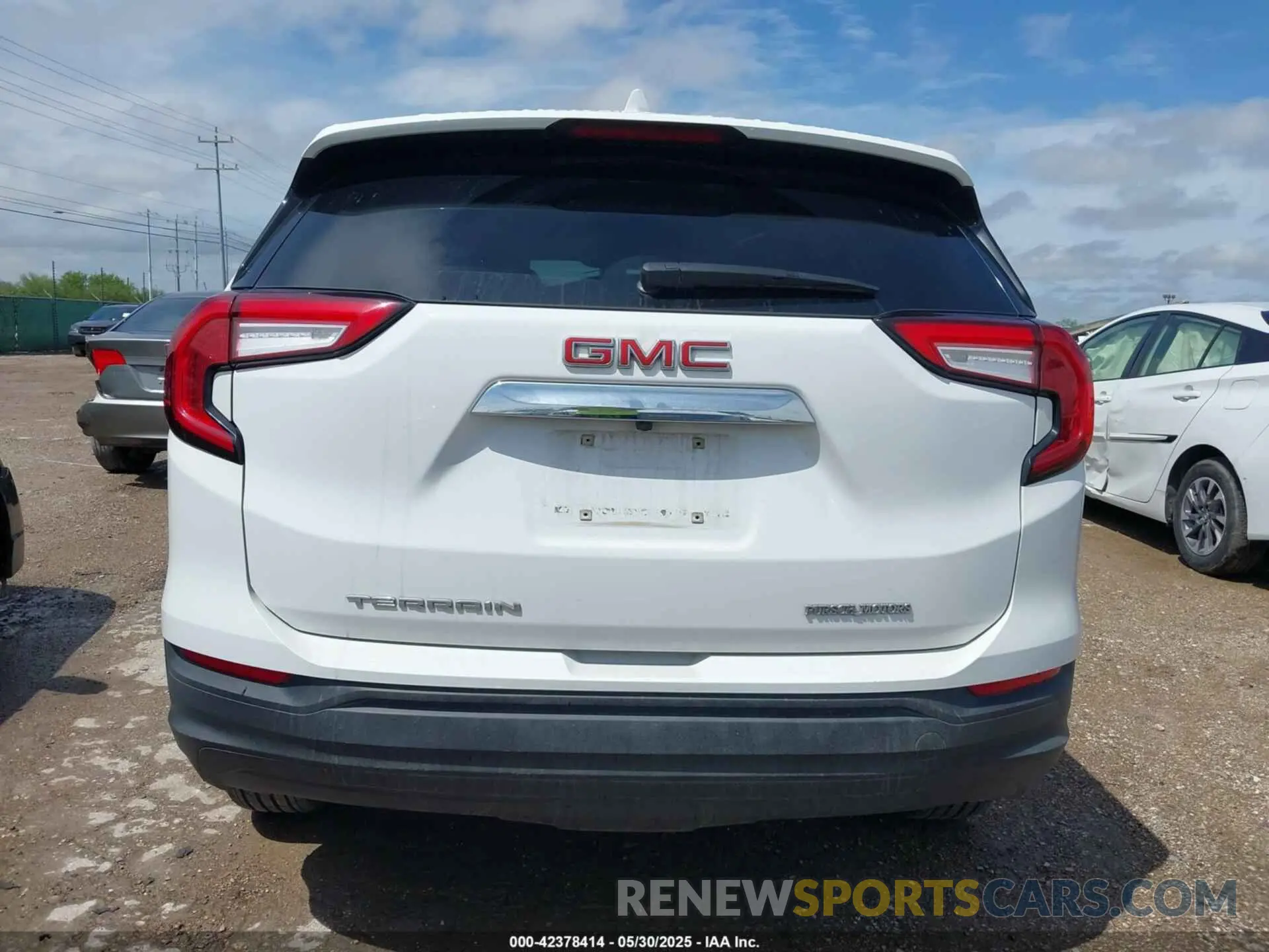 16 Photograph of a damaged car 3GKALMEG4RL113012 GMC TERRAIN 2024