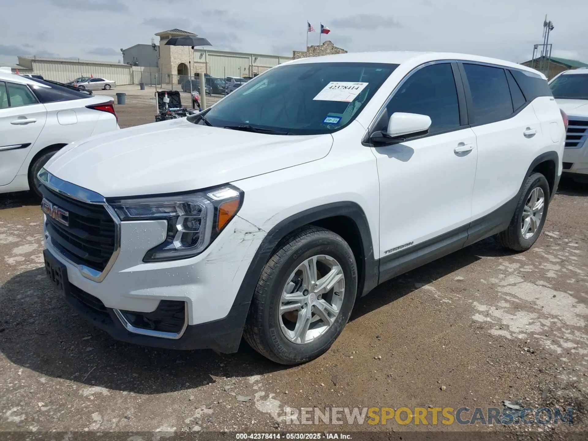 2 Photograph of a damaged car 3GKALMEG4RL113012 GMC TERRAIN 2024