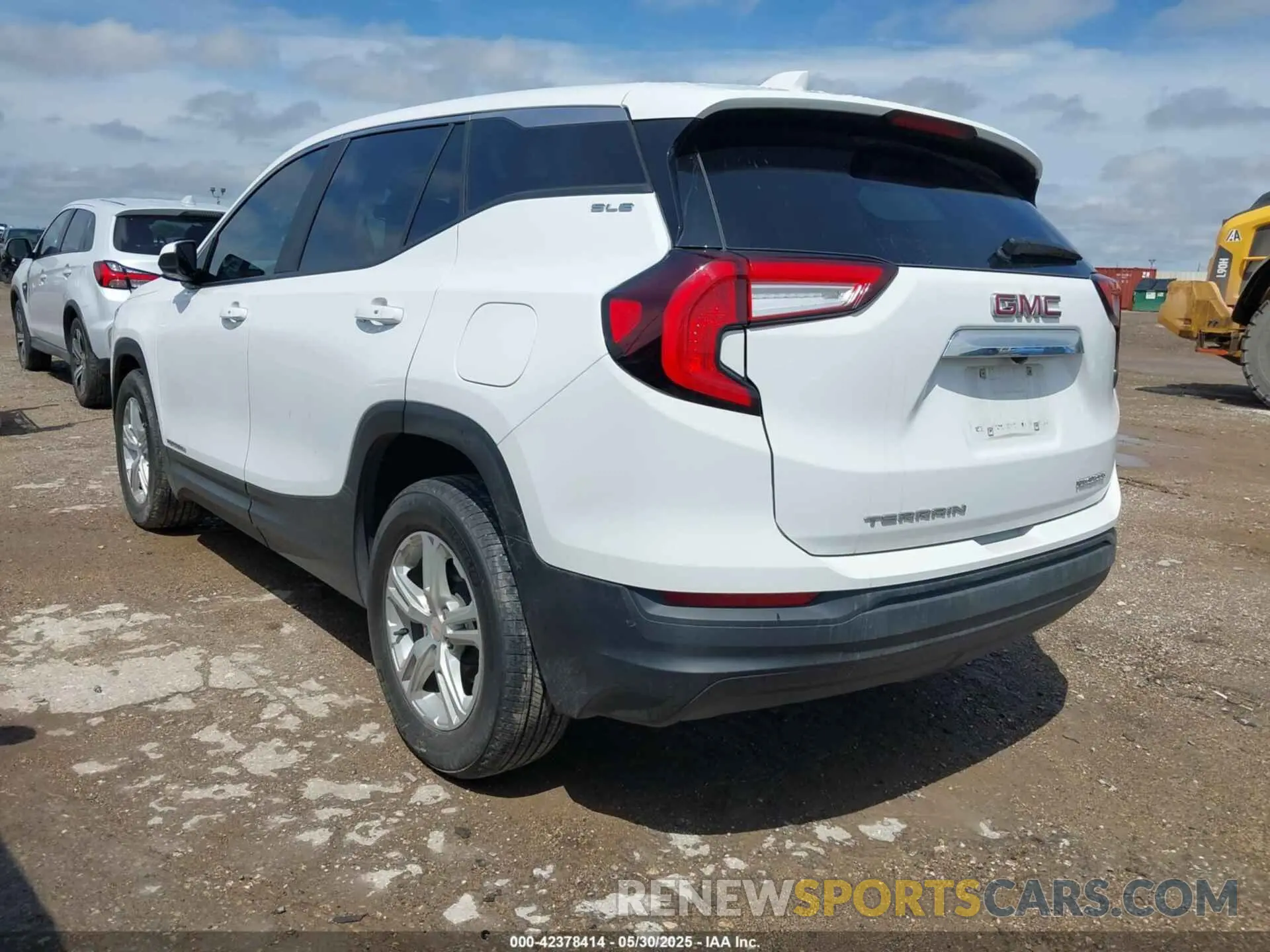 3 Photograph of a damaged car 3GKALMEG4RL113012 GMC TERRAIN 2024