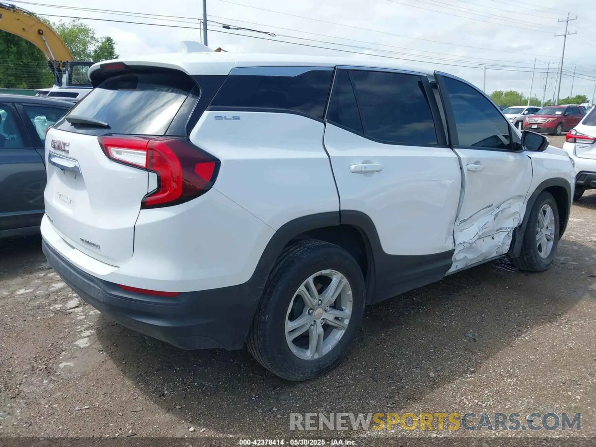 4 Photograph of a damaged car 3GKALMEG4RL113012 GMC TERRAIN 2024