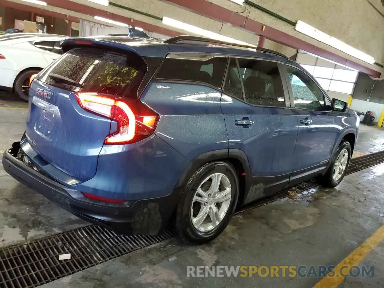 3 Photograph of a damaged car 3GKALMEG4RL143837 GMC TERRAIN 2024