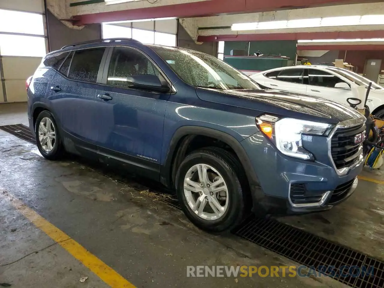 4 Photograph of a damaged car 3GKALMEG4RL143837 GMC TERRAIN 2024