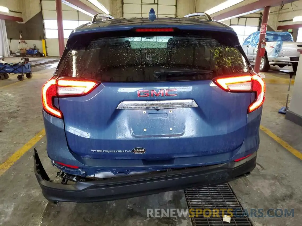6 Photograph of a damaged car 3GKALMEG4RL143837 GMC TERRAIN 2024