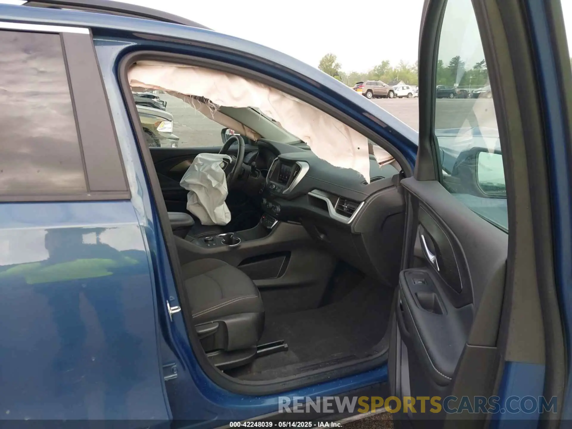 4 Photograph of a damaged car 3GKALMEG4RL249642 GMC TERRAIN 2024