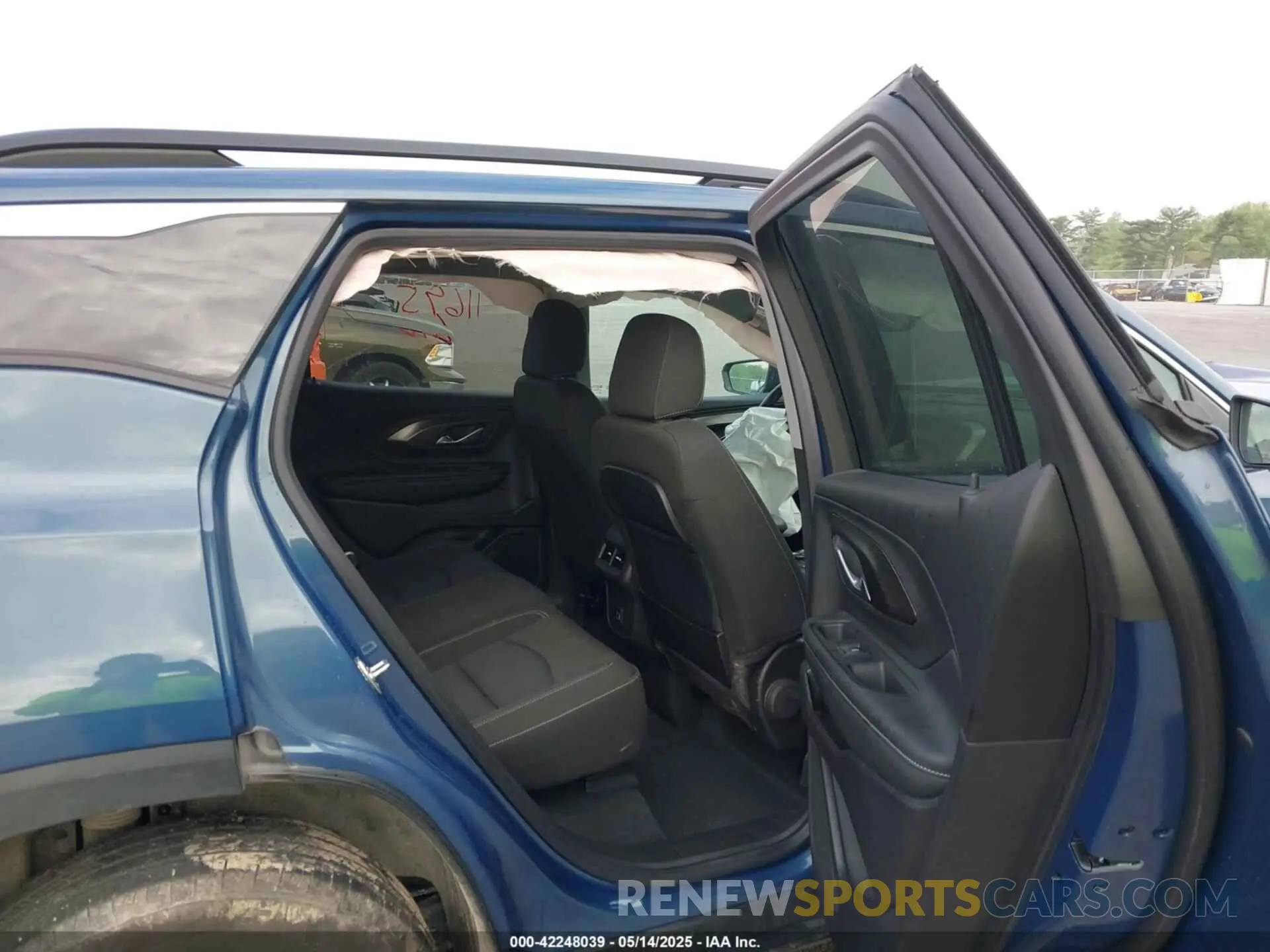 6 Photograph of a damaged car 3GKALMEG4RL249642 GMC TERRAIN 2024