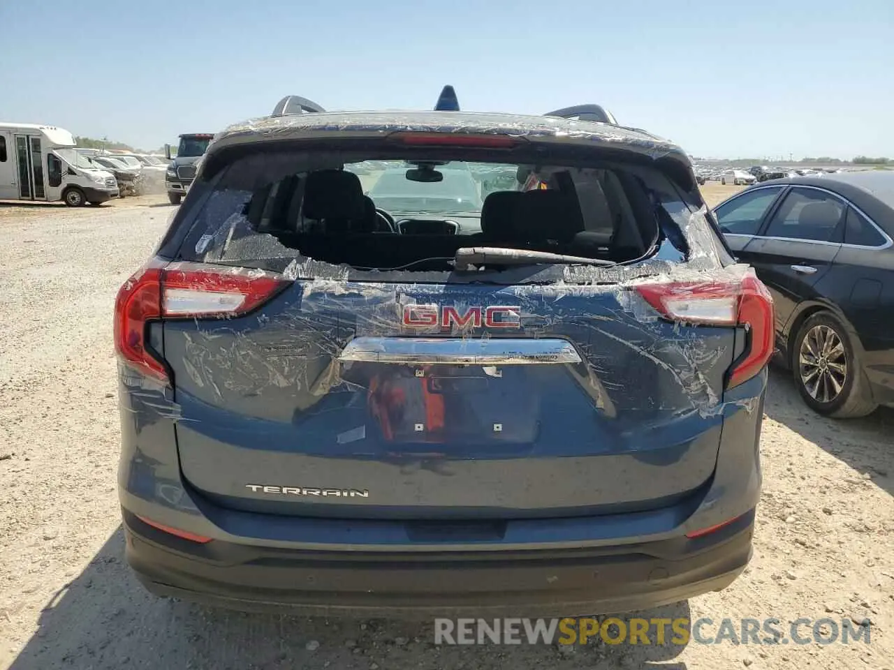 6 Photograph of a damaged car 3GKALMEG4RL267977 GMC TERRAIN 2024