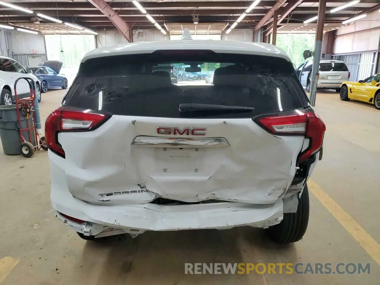 6 Photograph of a damaged car 3GKALMEG4RL274749 GMC TERRAIN 2024