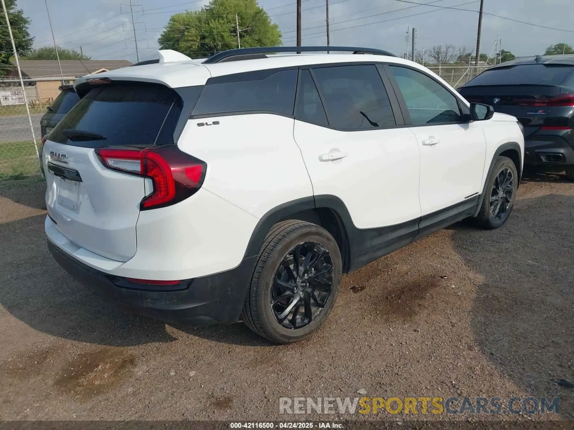 4 Photograph of a damaged car 3GKALMEG4RL353516 GMC TERRAIN 2024