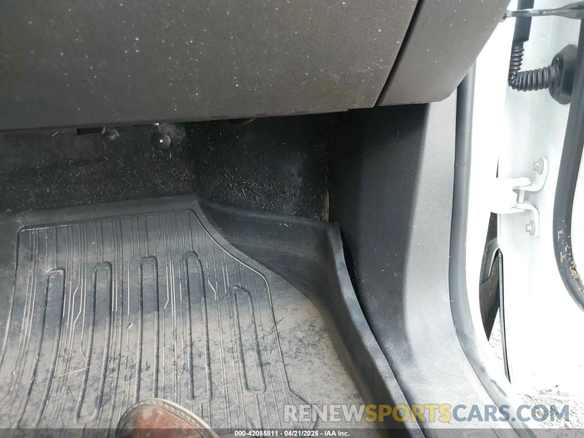 13 Photograph of a damaged car 3GKALMEG4RL369926 GMC TERRAIN 2024