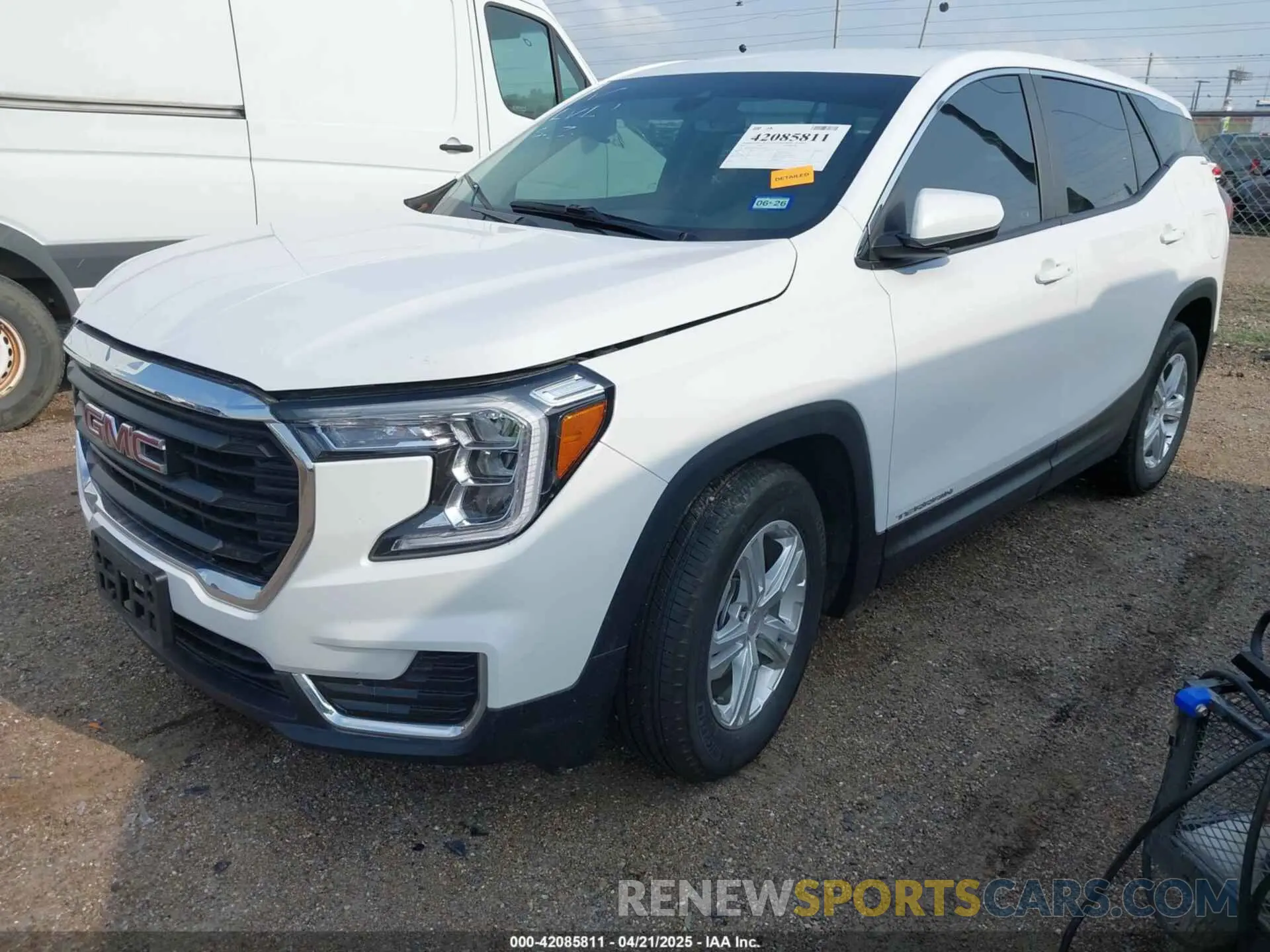 2 Photograph of a damaged car 3GKALMEG4RL369926 GMC TERRAIN 2024