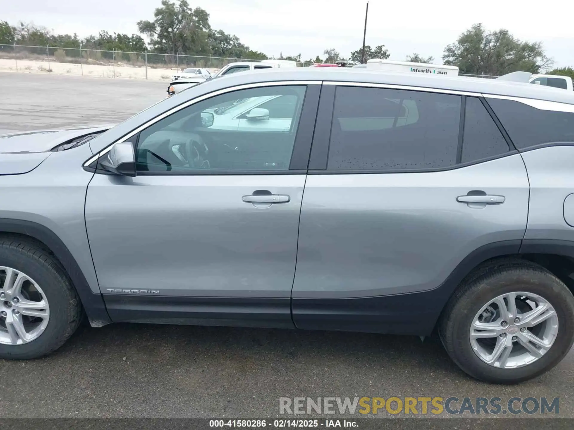 14 Photograph of a damaged car 3GKALMEG4RL381266 GMC TERRAIN 2024
