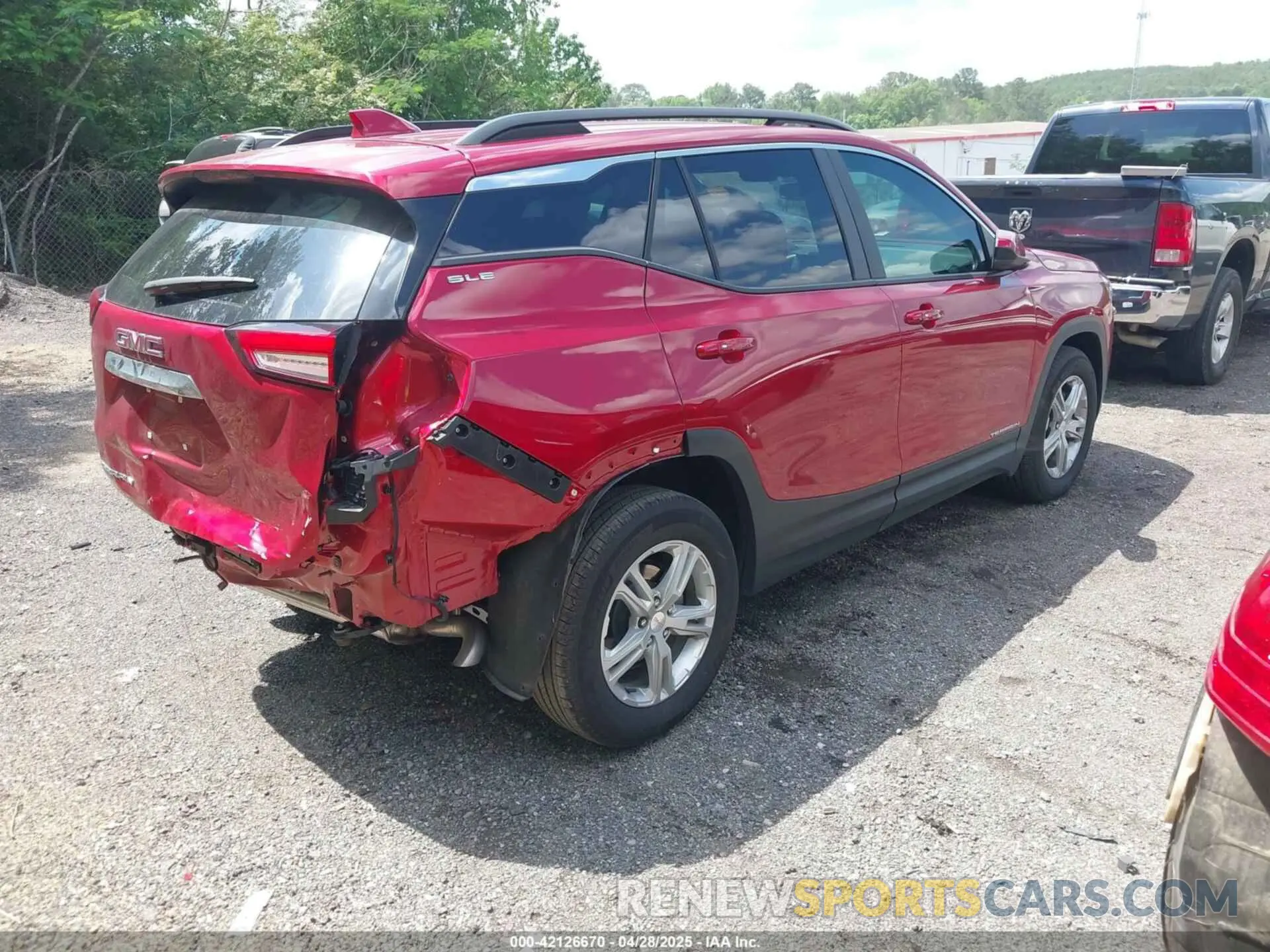 4 Photograph of a damaged car 3GKALMEG5RL152370 GMC TERRAIN 2024