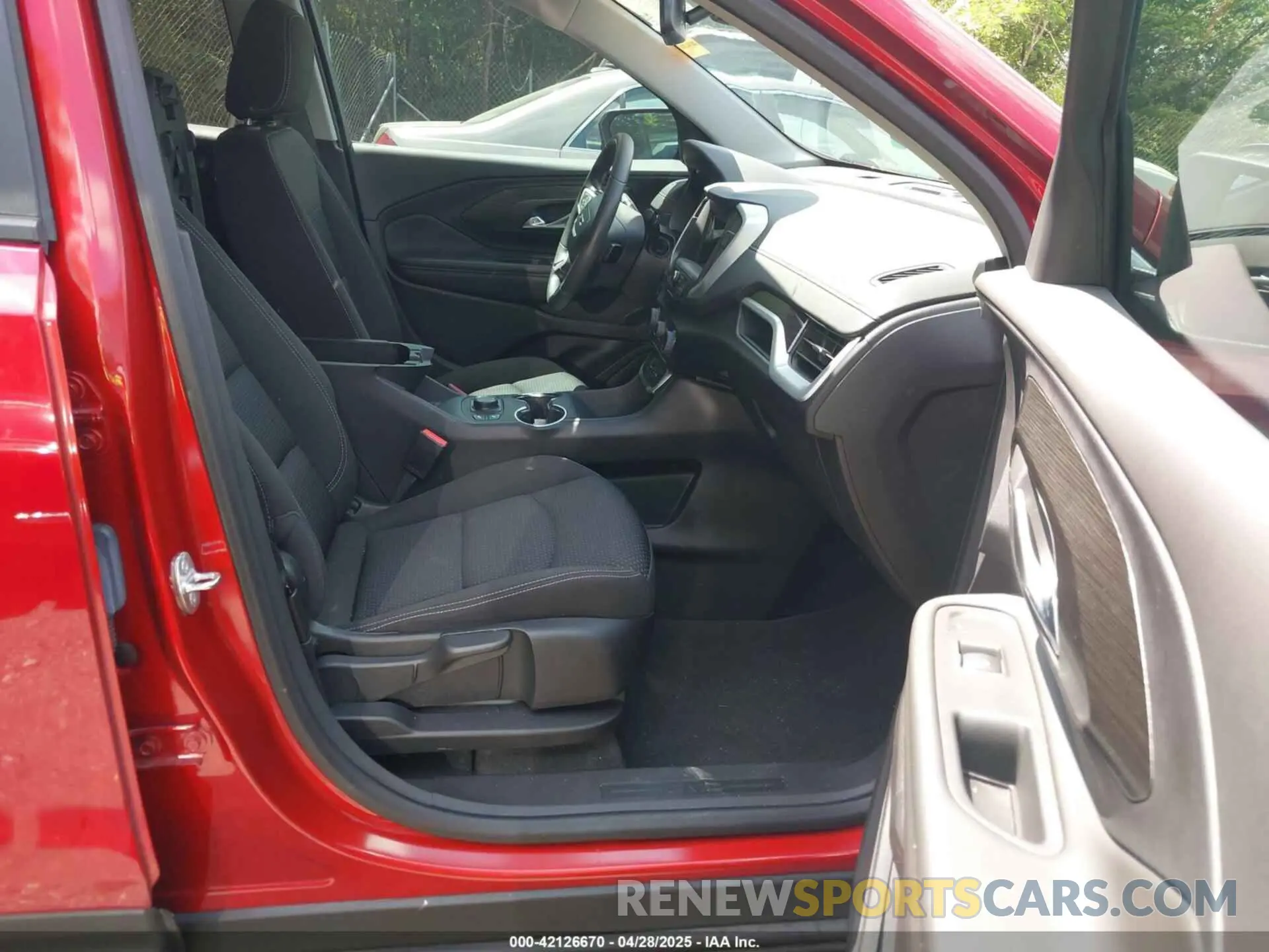 5 Photograph of a damaged car 3GKALMEG5RL152370 GMC TERRAIN 2024