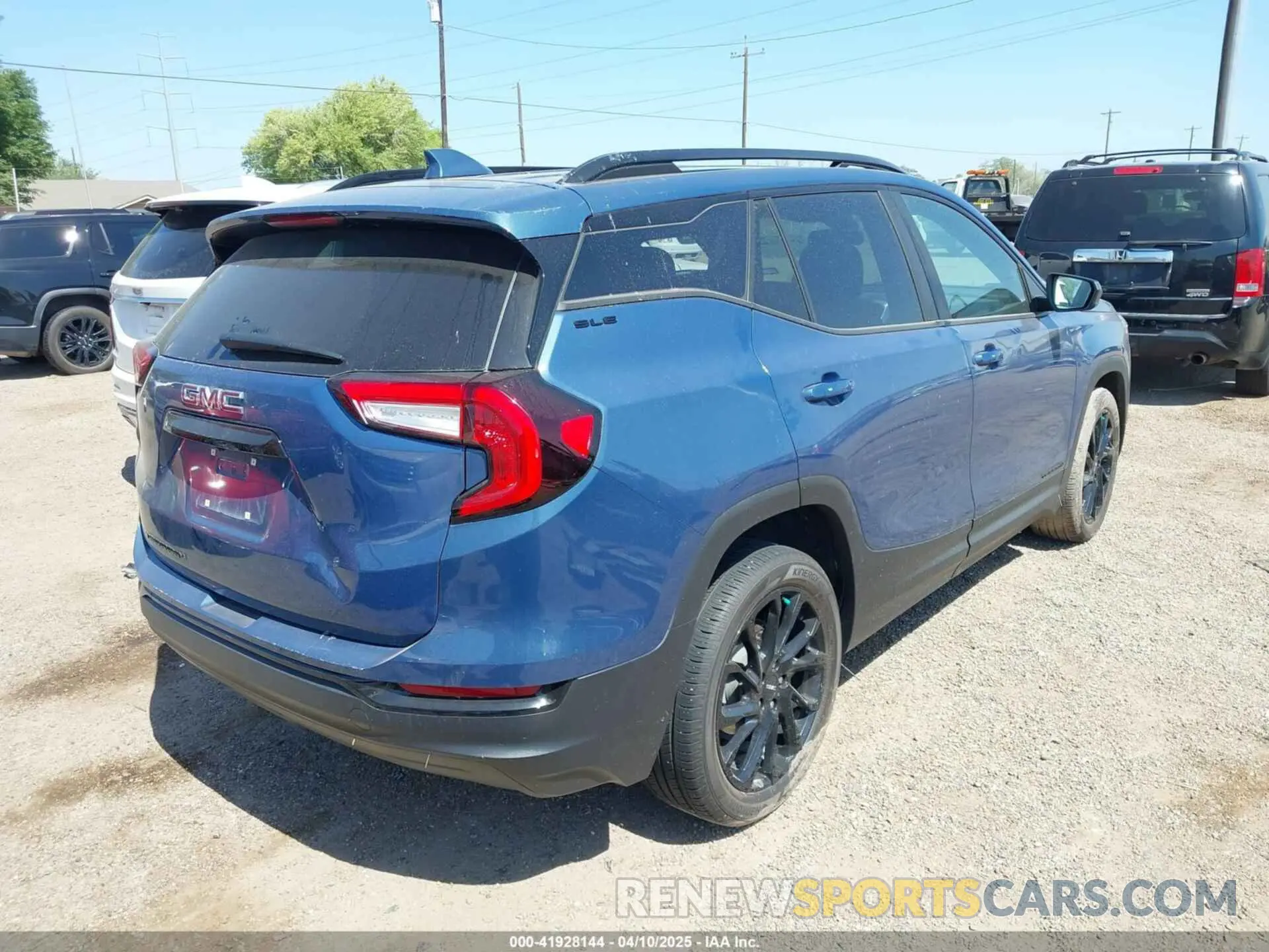 4 Photograph of a damaged car 3GKALMEG6RL213094 GMC TERRAIN 2024