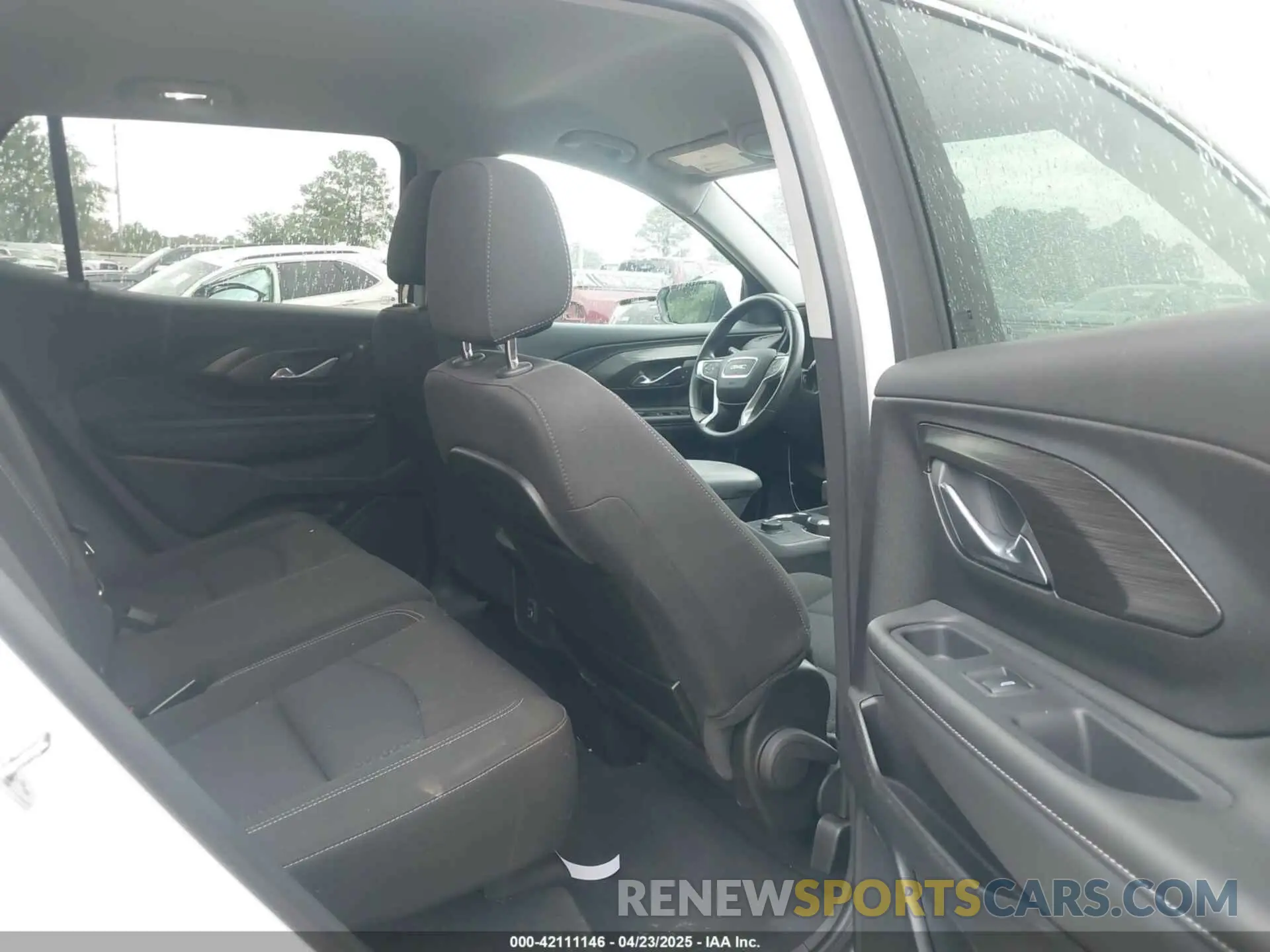 8 Photograph of a damaged car 3GKALMEG6RL338371 GMC TERRAIN 2024