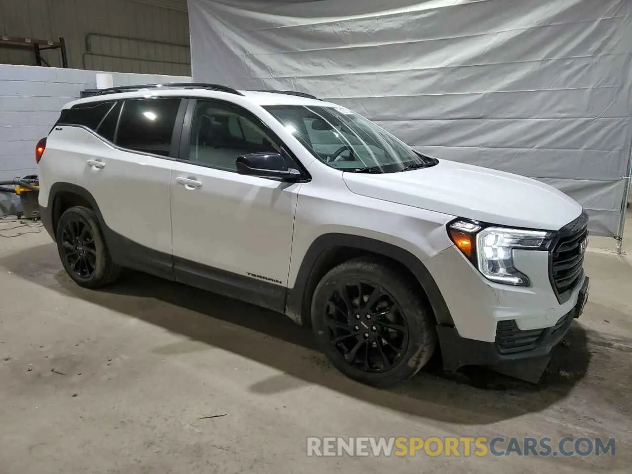 4 Photograph of a damaged car 3GKALMEG7RL141287 GMC TERRAIN 2024