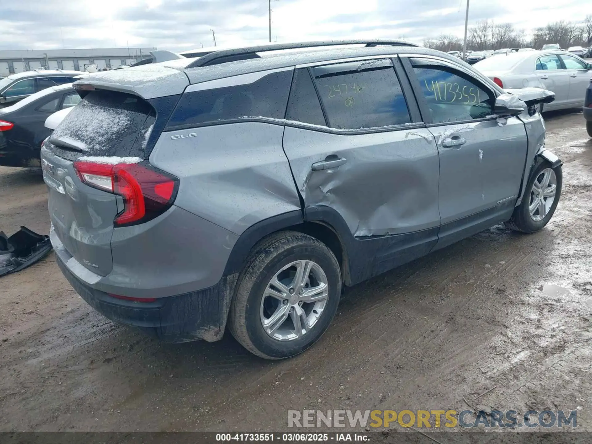 4 Photograph of a damaged car 3GKALMEG7RL247464 GMC TERRAIN 2024