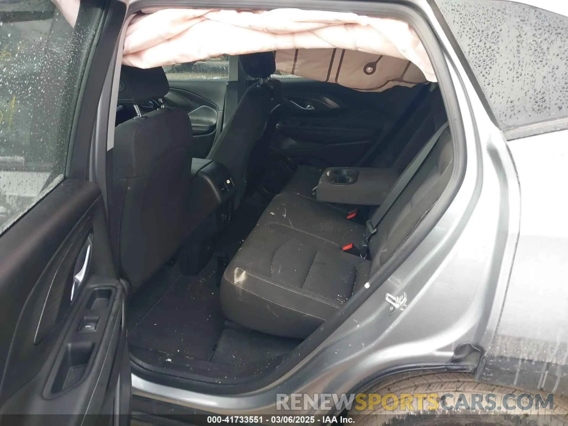 8 Photograph of a damaged car 3GKALMEG7RL247464 GMC TERRAIN 2024