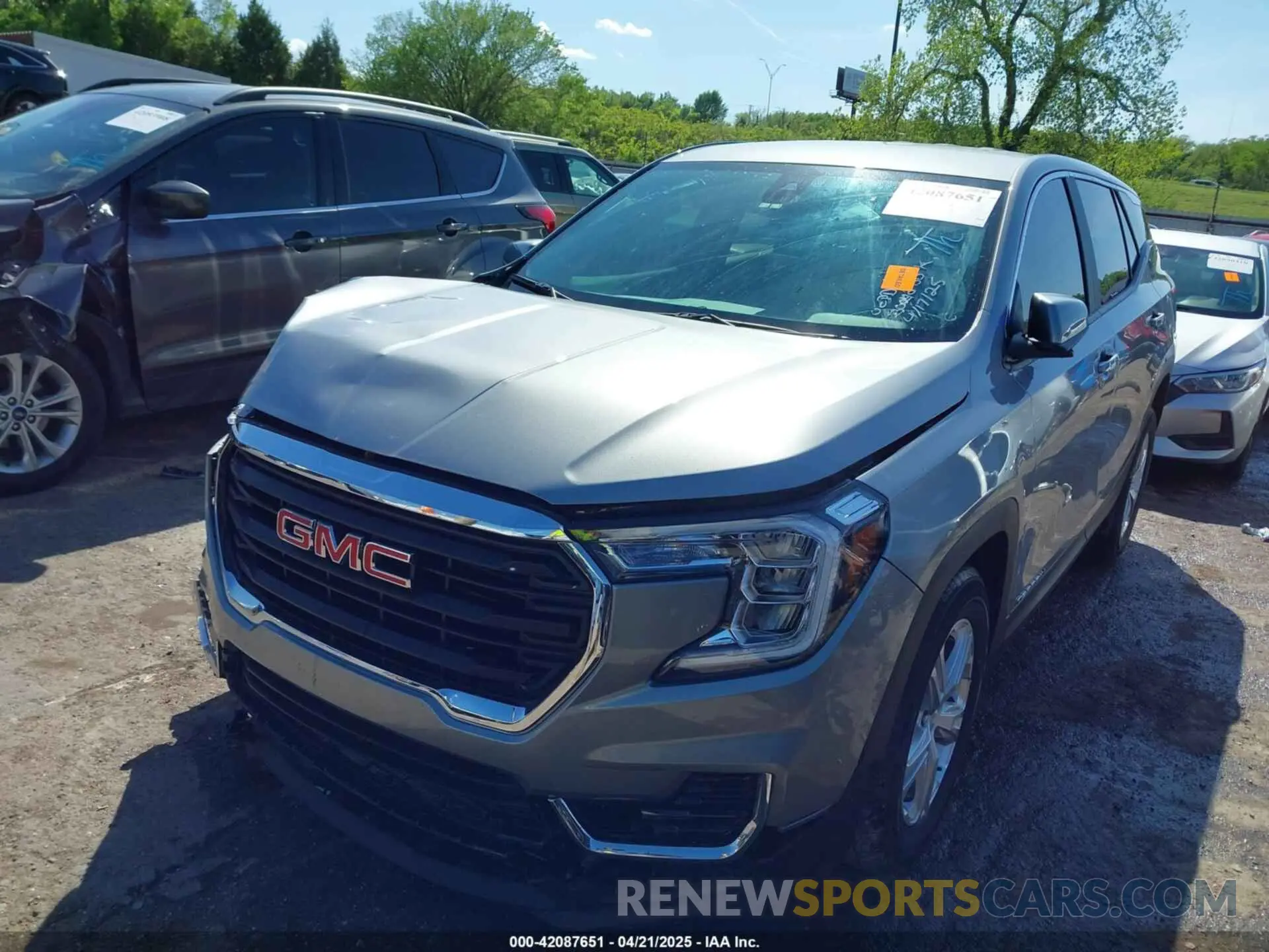 2 Photograph of a damaged car 3GKALMEG8RL217776 GMC TERRAIN 2024