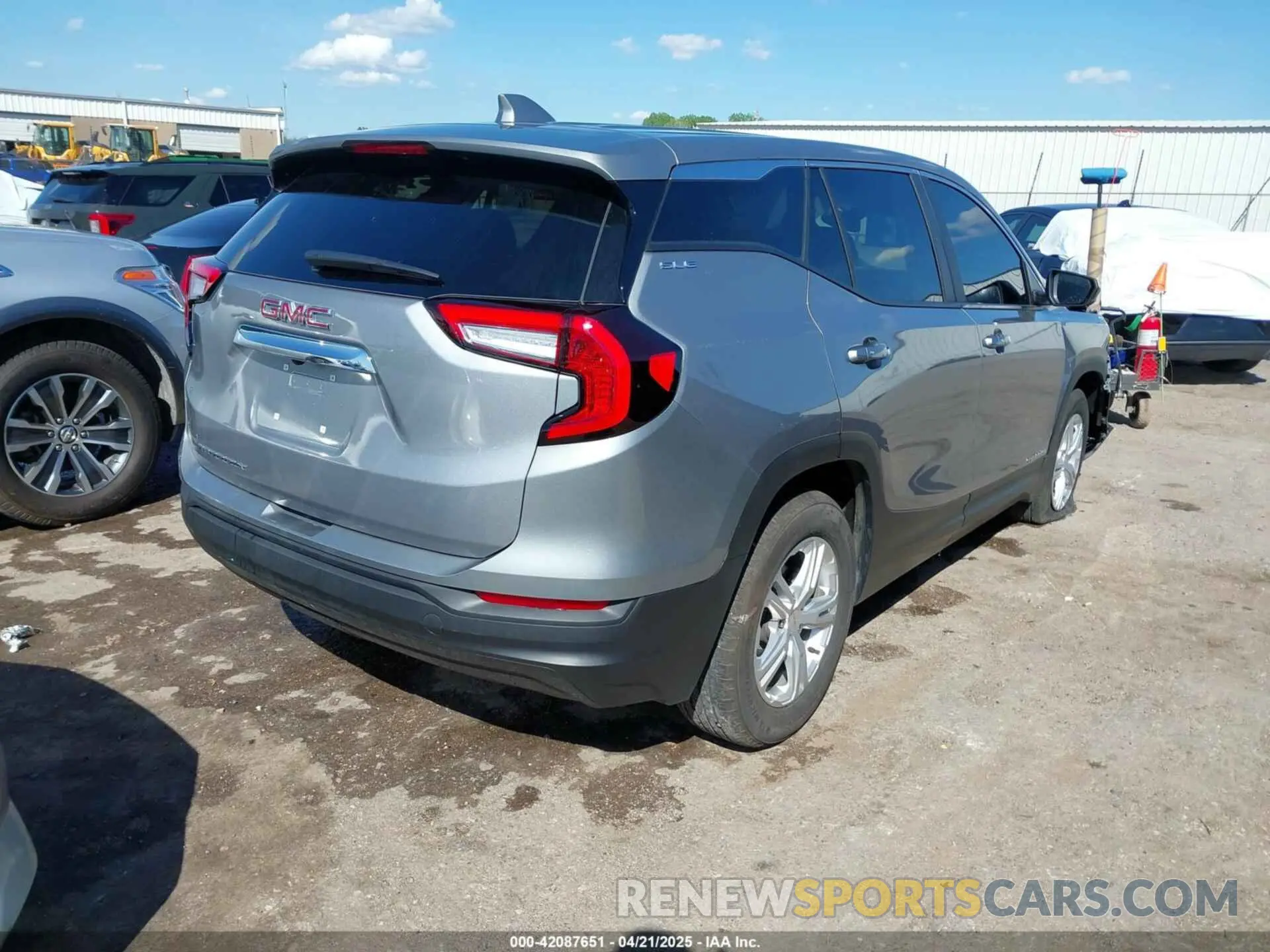 4 Photograph of a damaged car 3GKALMEG8RL217776 GMC TERRAIN 2024