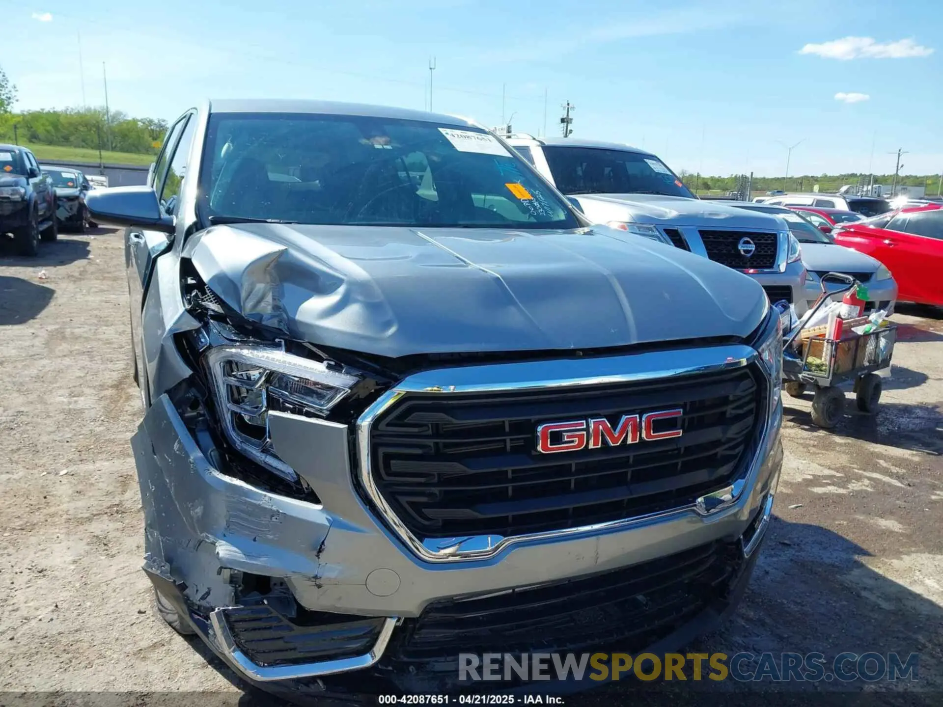 6 Photograph of a damaged car 3GKALMEG8RL217776 GMC TERRAIN 2024