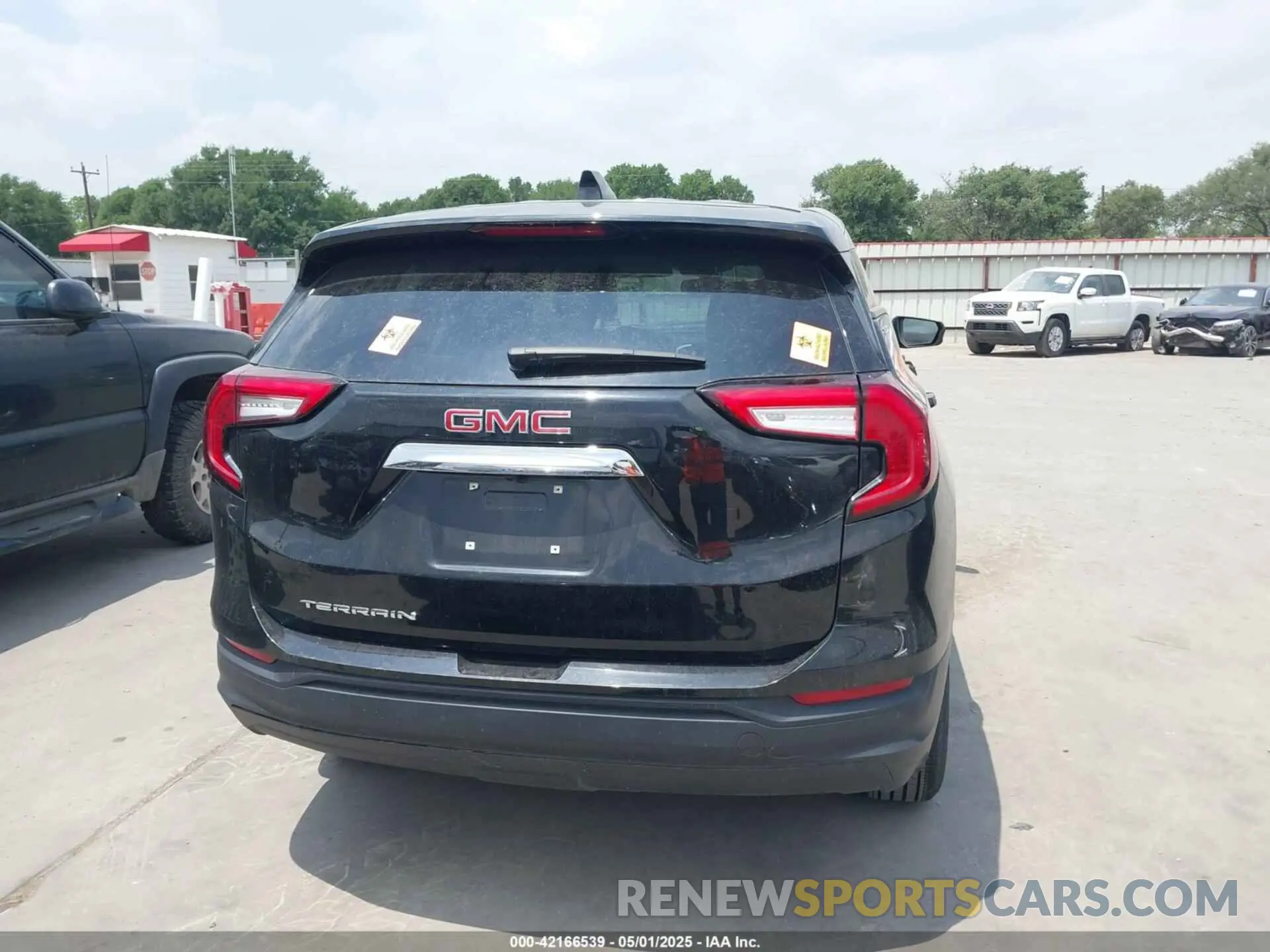 16 Photograph of a damaged car 3GKALMEG8RL363871 GMC TERRAIN 2024