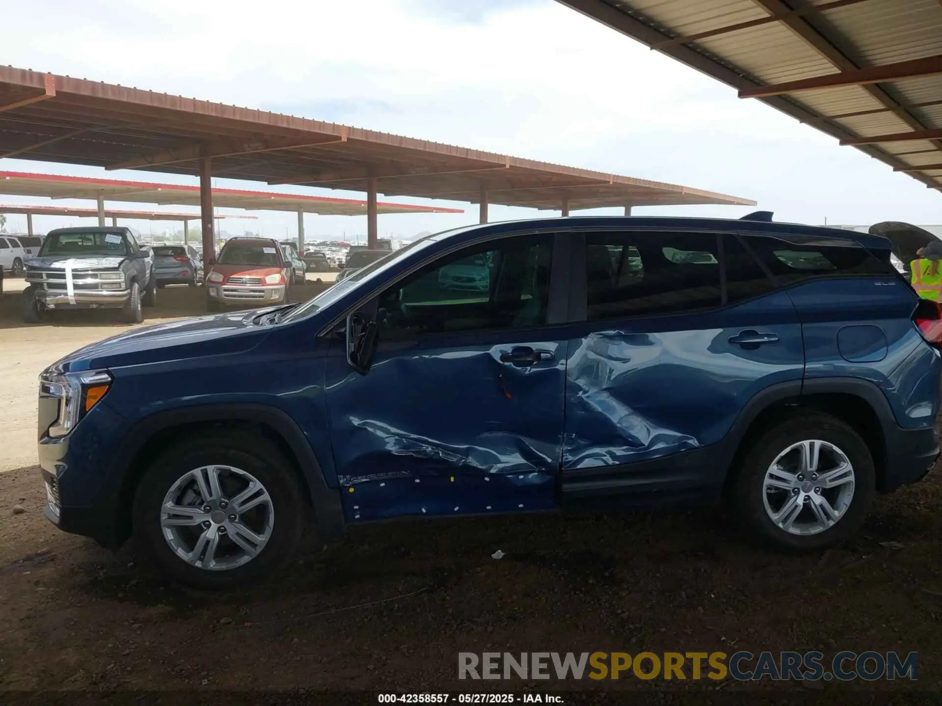 6 Photograph of a damaged car 3GKALMEG8RL384400 GMC TERRAIN 2024