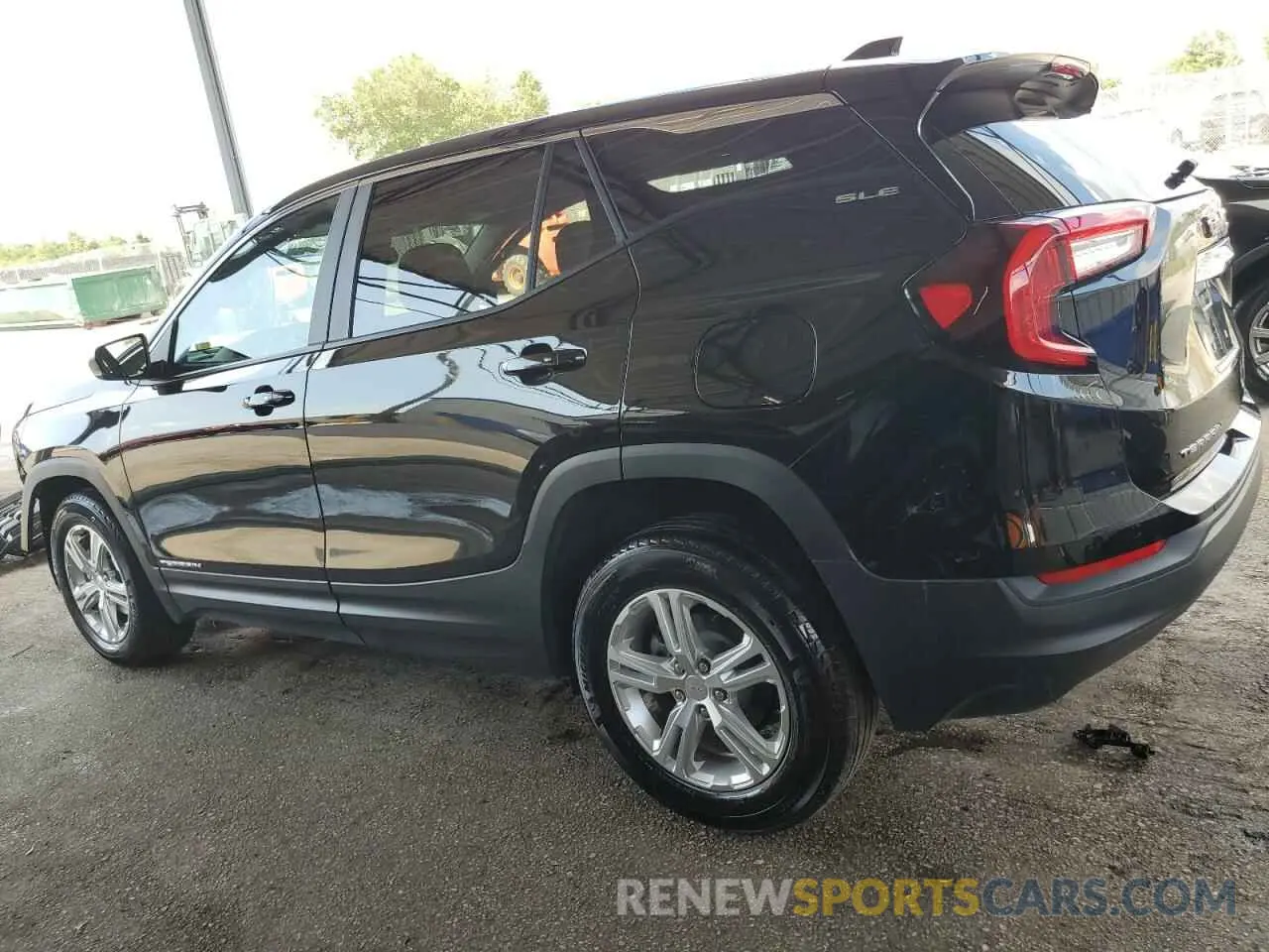 2 Photograph of a damaged car 3GKALMEG8RL388284 GMC TERRAIN 2024