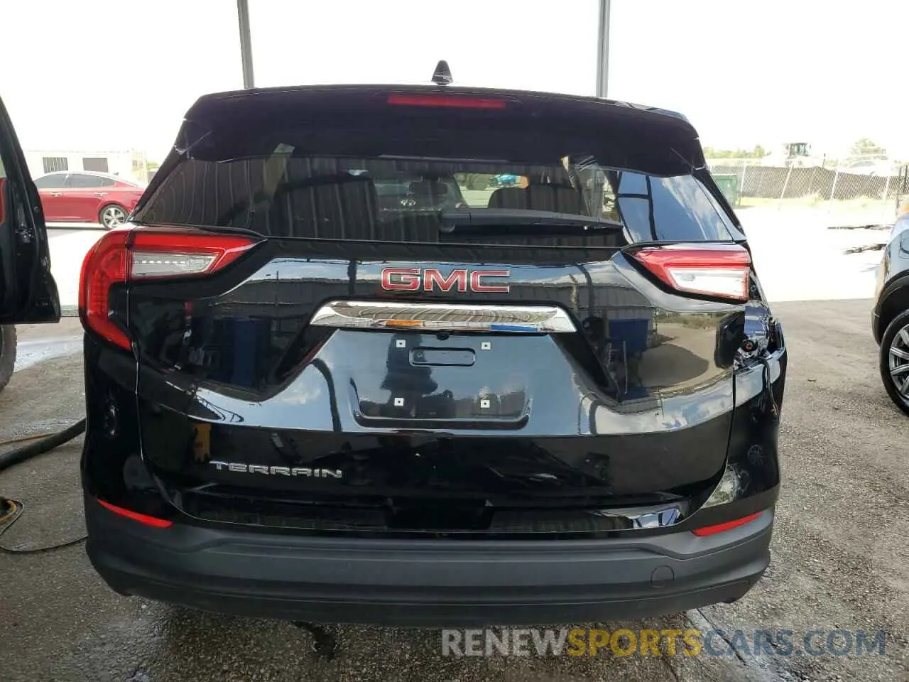 6 Photograph of a damaged car 3GKALMEG8RL388284 GMC TERRAIN 2024