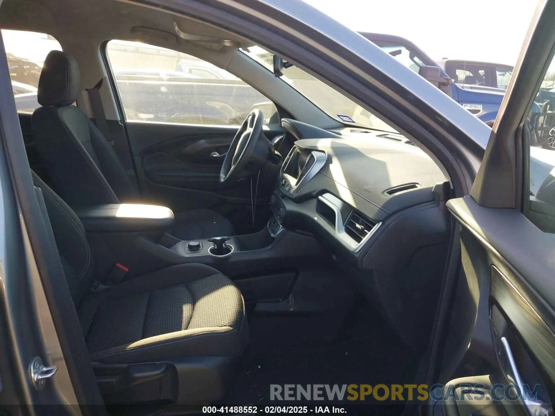 5 Photograph of a damaged car 3GKALMEG9RL305719 GMC TERRAIN 2024