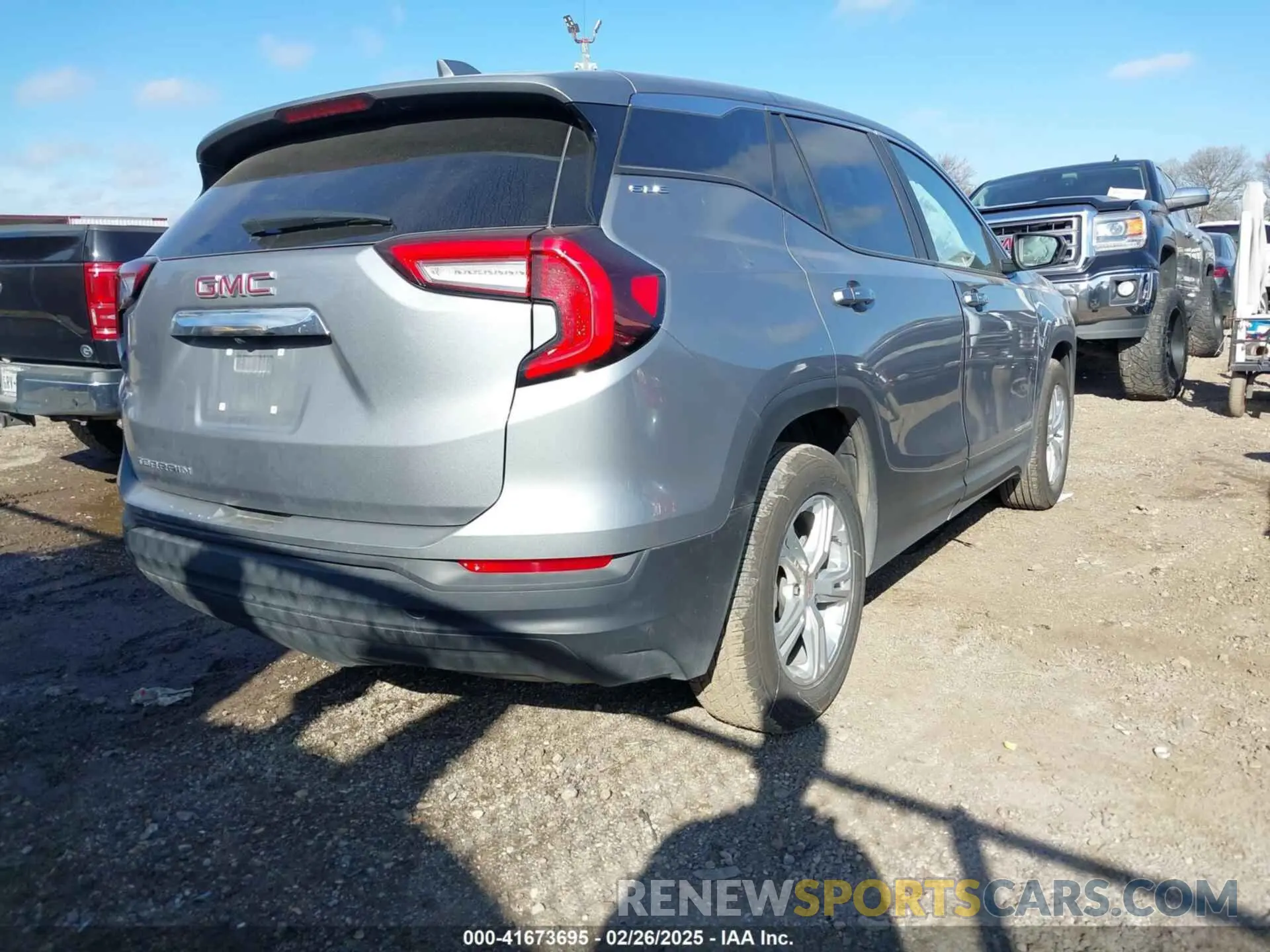 4 Photograph of a damaged car 3GKALMEG9RL372983 GMC TERRAIN 2024