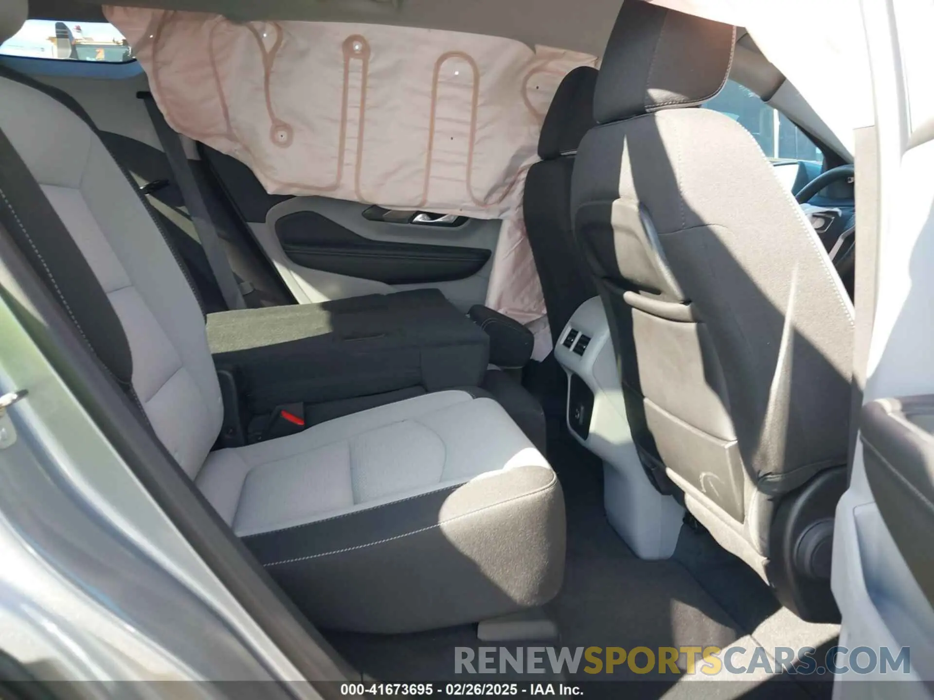 8 Photograph of a damaged car 3GKALMEG9RL372983 GMC TERRAIN 2024