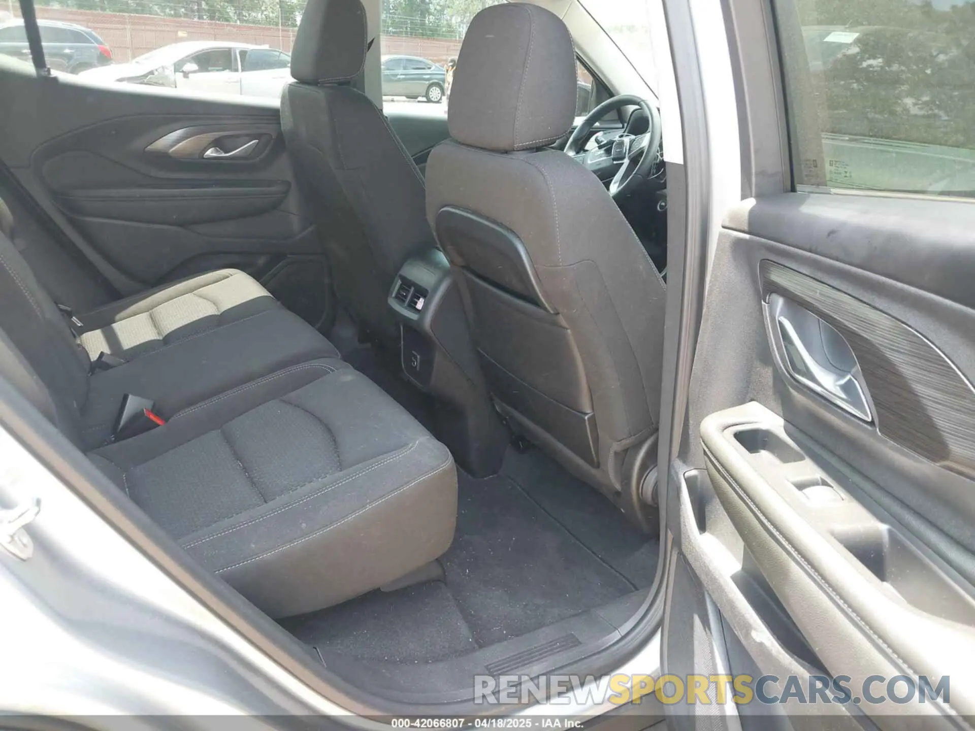 8 Photograph of a damaged car 3GKALMEG9RL383045 GMC TERRAIN 2024