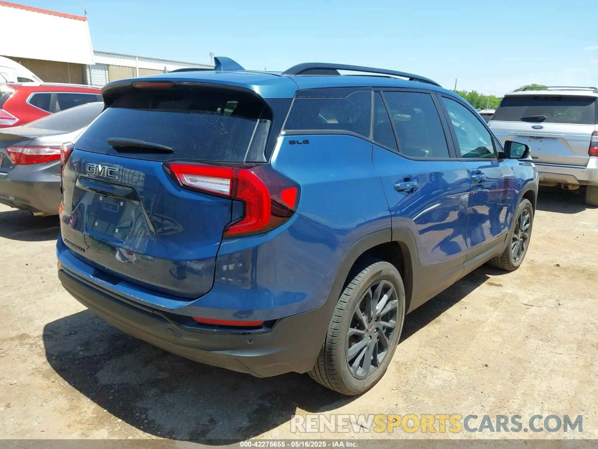 4 Photograph of a damaged car 3GKALMEGXRL116402 GMC TERRAIN 2024