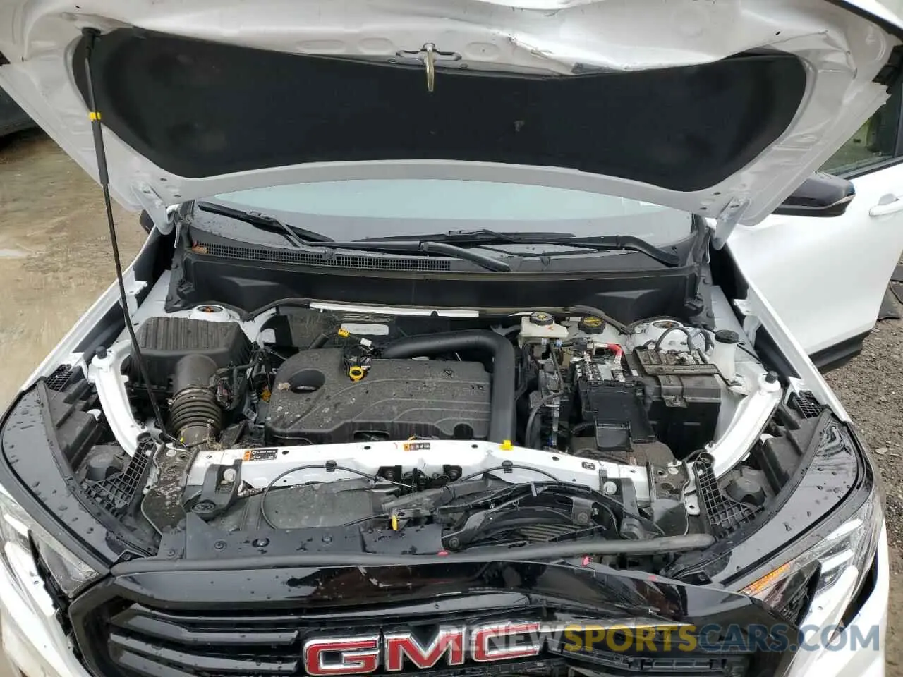 12 Photograph of a damaged car 3GKALMEGXRL278742 GMC TERRAIN 2024