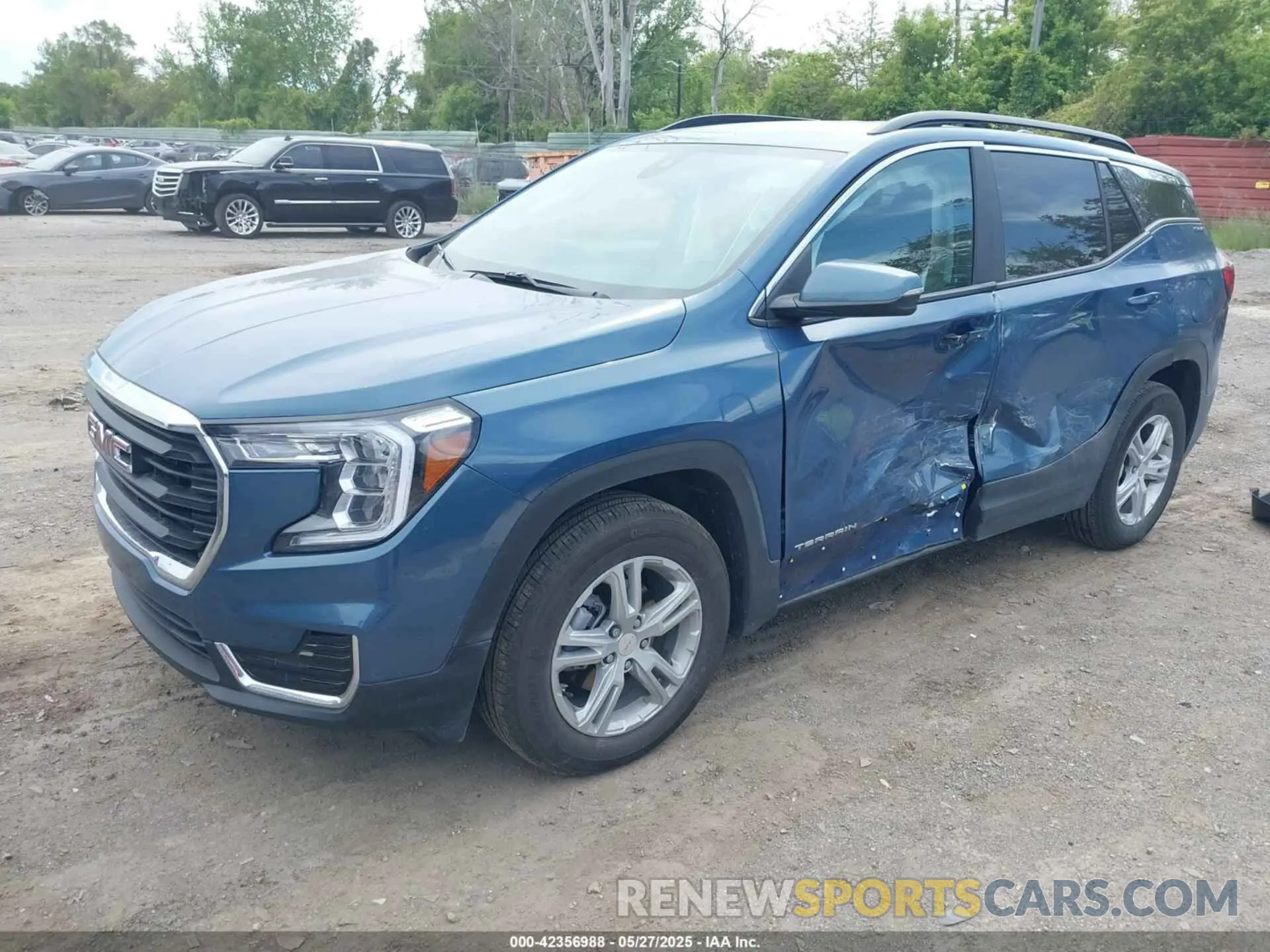 2 Photograph of a damaged car 3GKALMEGXRL389145 GMC TERRAIN 2024