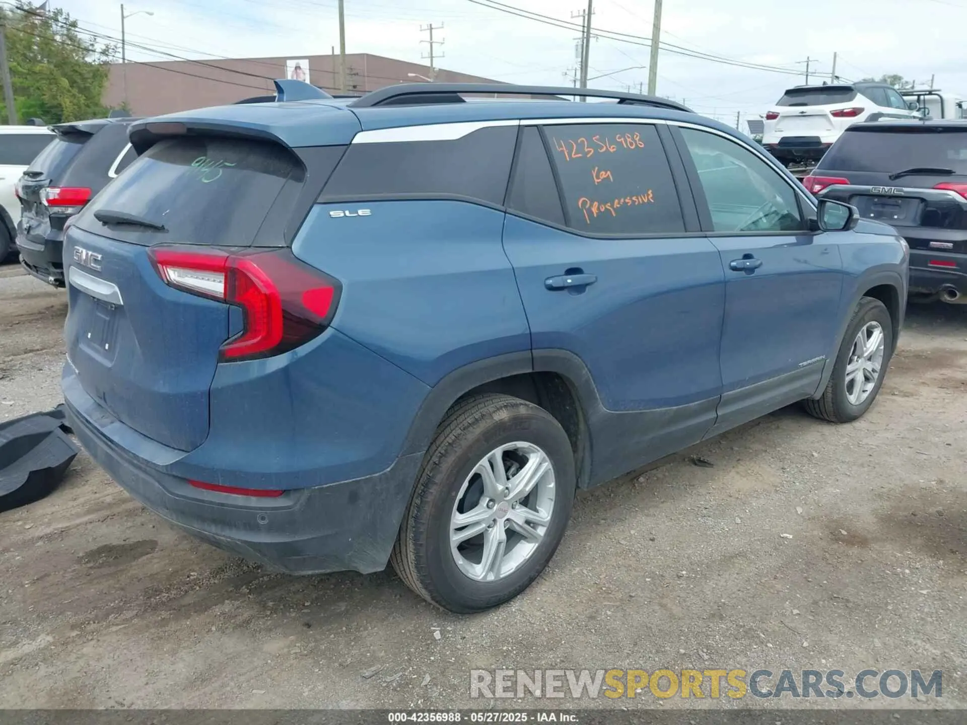 4 Photograph of a damaged car 3GKALMEGXRL389145 GMC TERRAIN 2024
