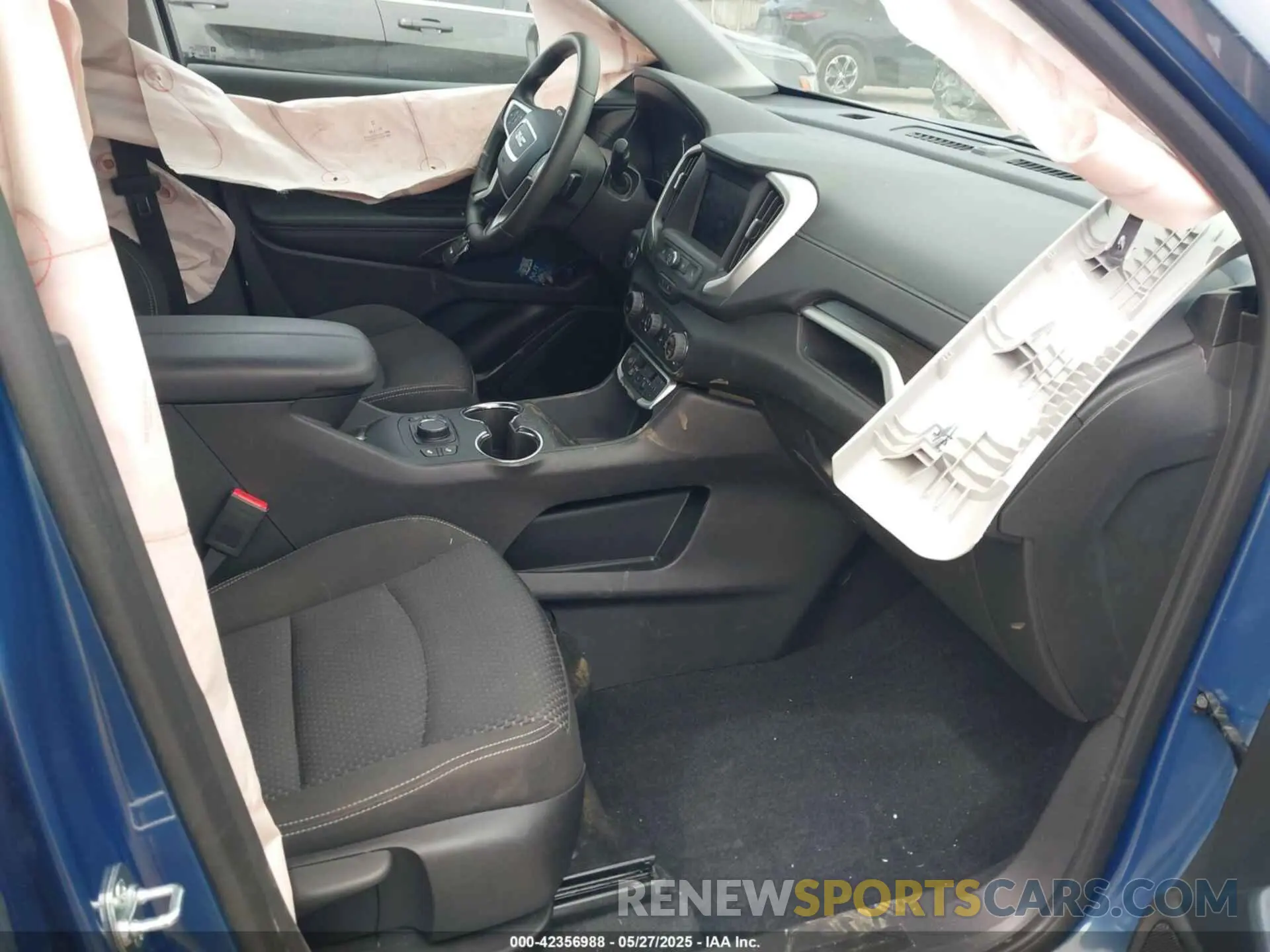 5 Photograph of a damaged car 3GKALMEGXRL389145 GMC TERRAIN 2024