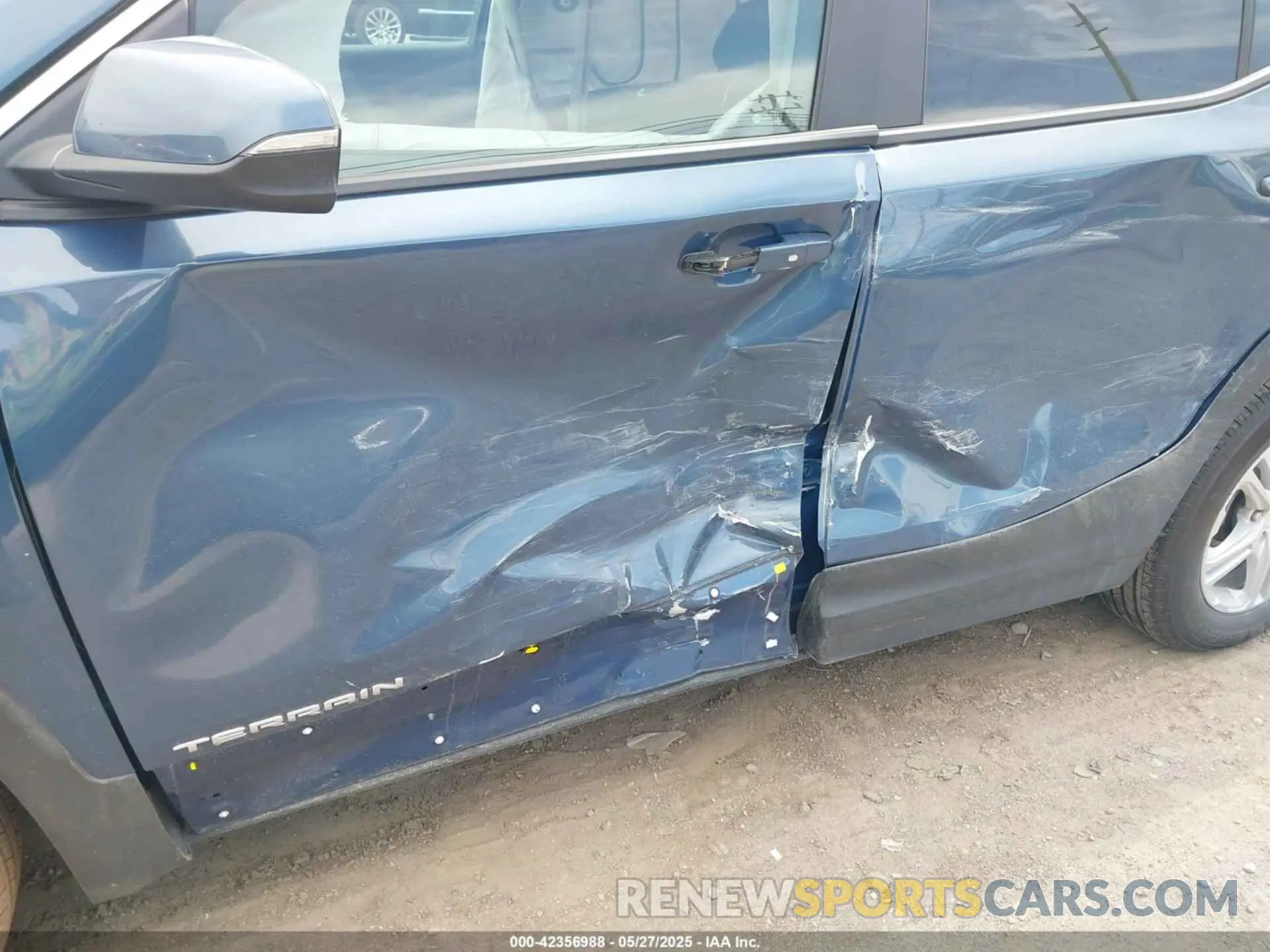 6 Photograph of a damaged car 3GKALMEGXRL389145 GMC TERRAIN 2024