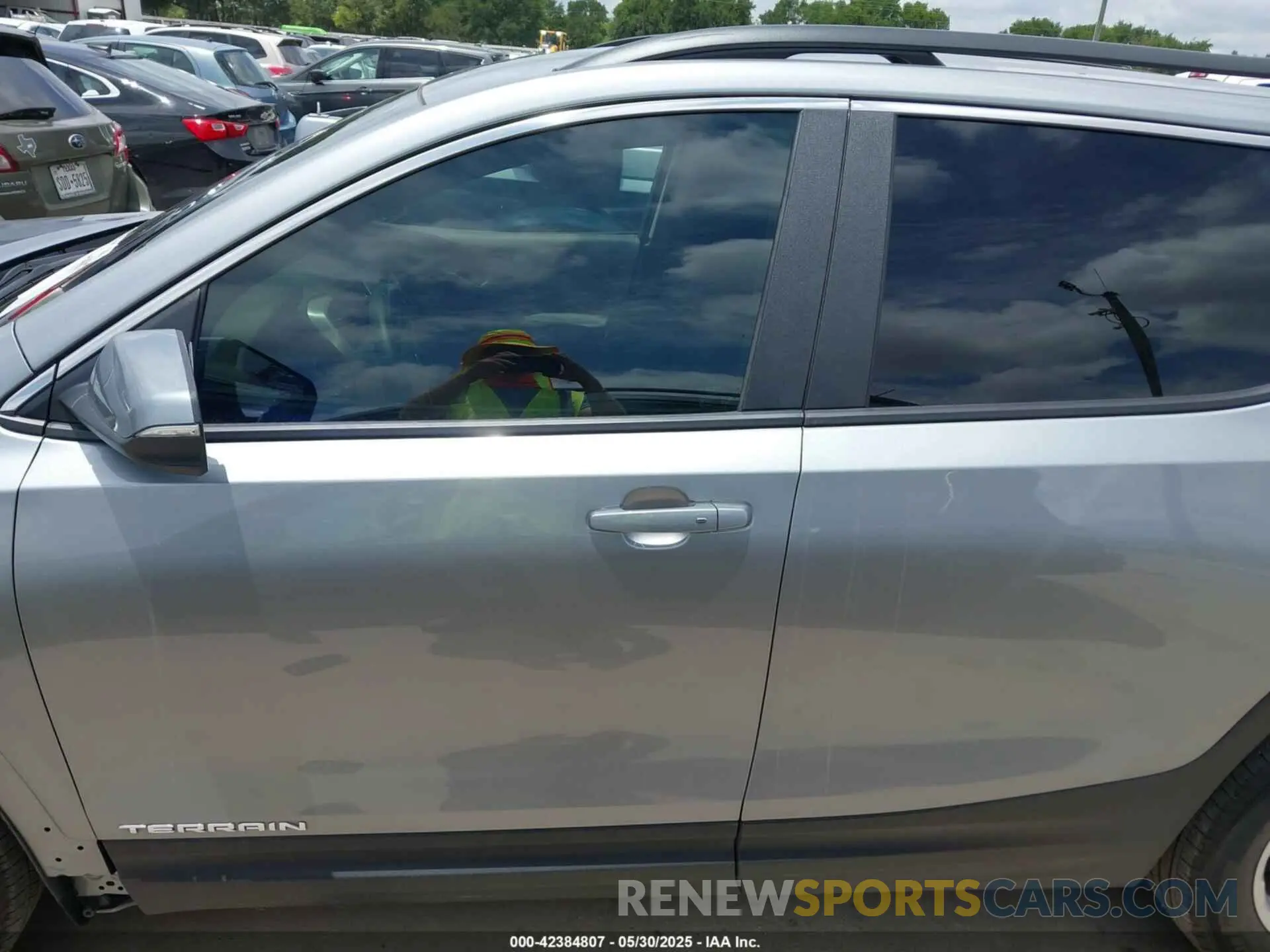 15 Photograph of a damaged car 3GKALMEGXRL394331 GMC TERRAIN 2024
