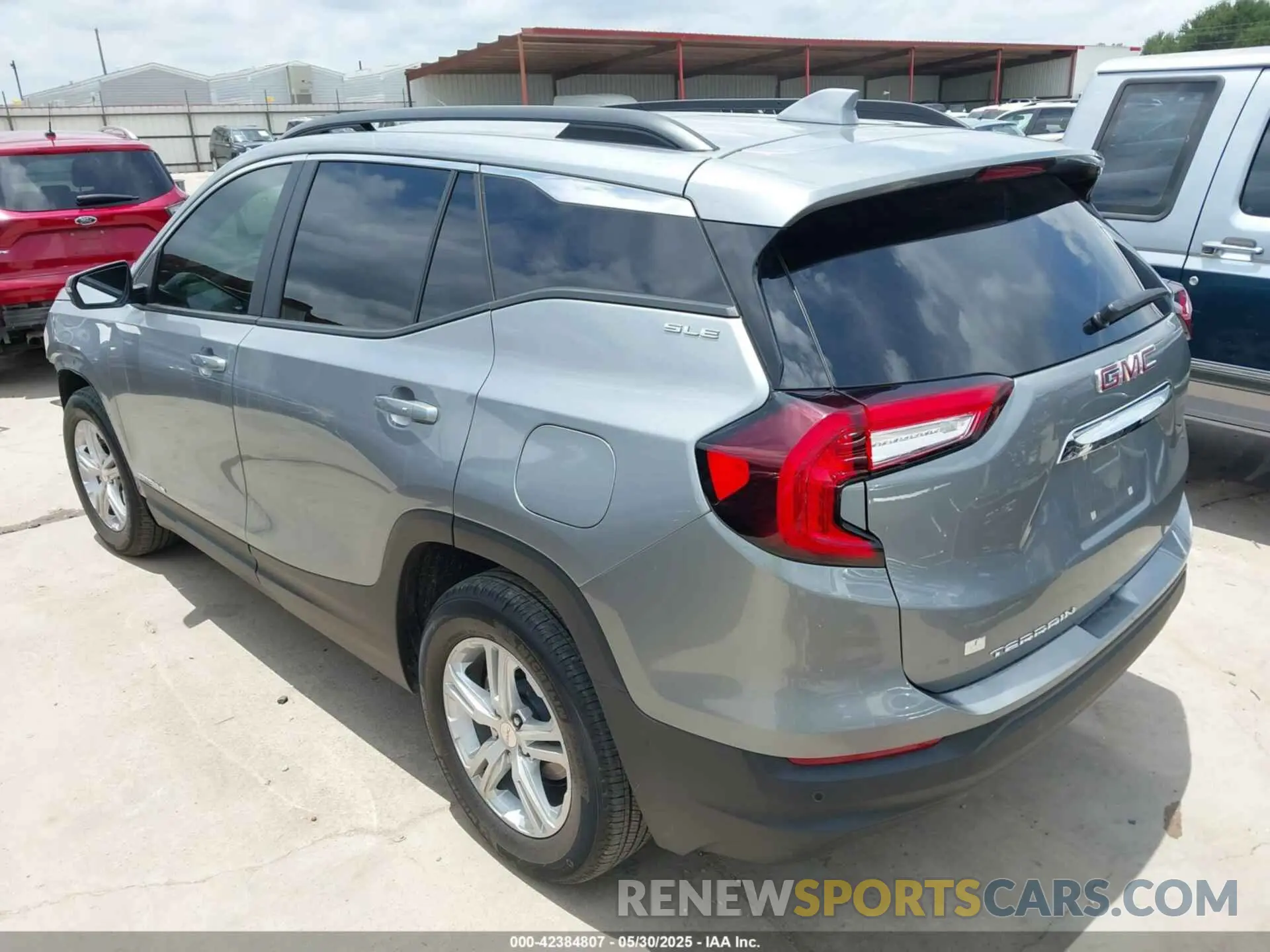 3 Photograph of a damaged car 3GKALMEGXRL394331 GMC TERRAIN 2024