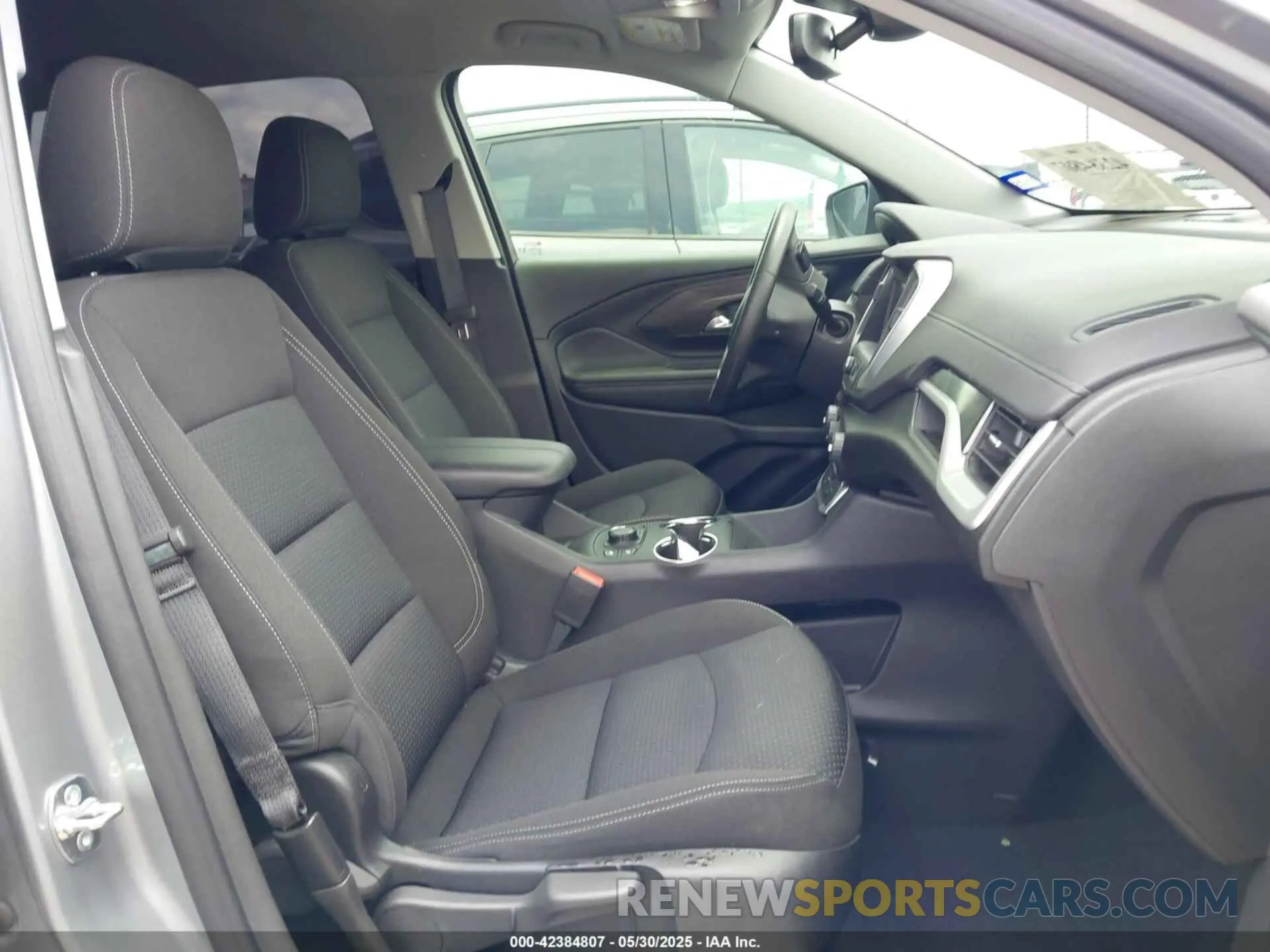 5 Photograph of a damaged car 3GKALMEGXRL394331 GMC TERRAIN 2024