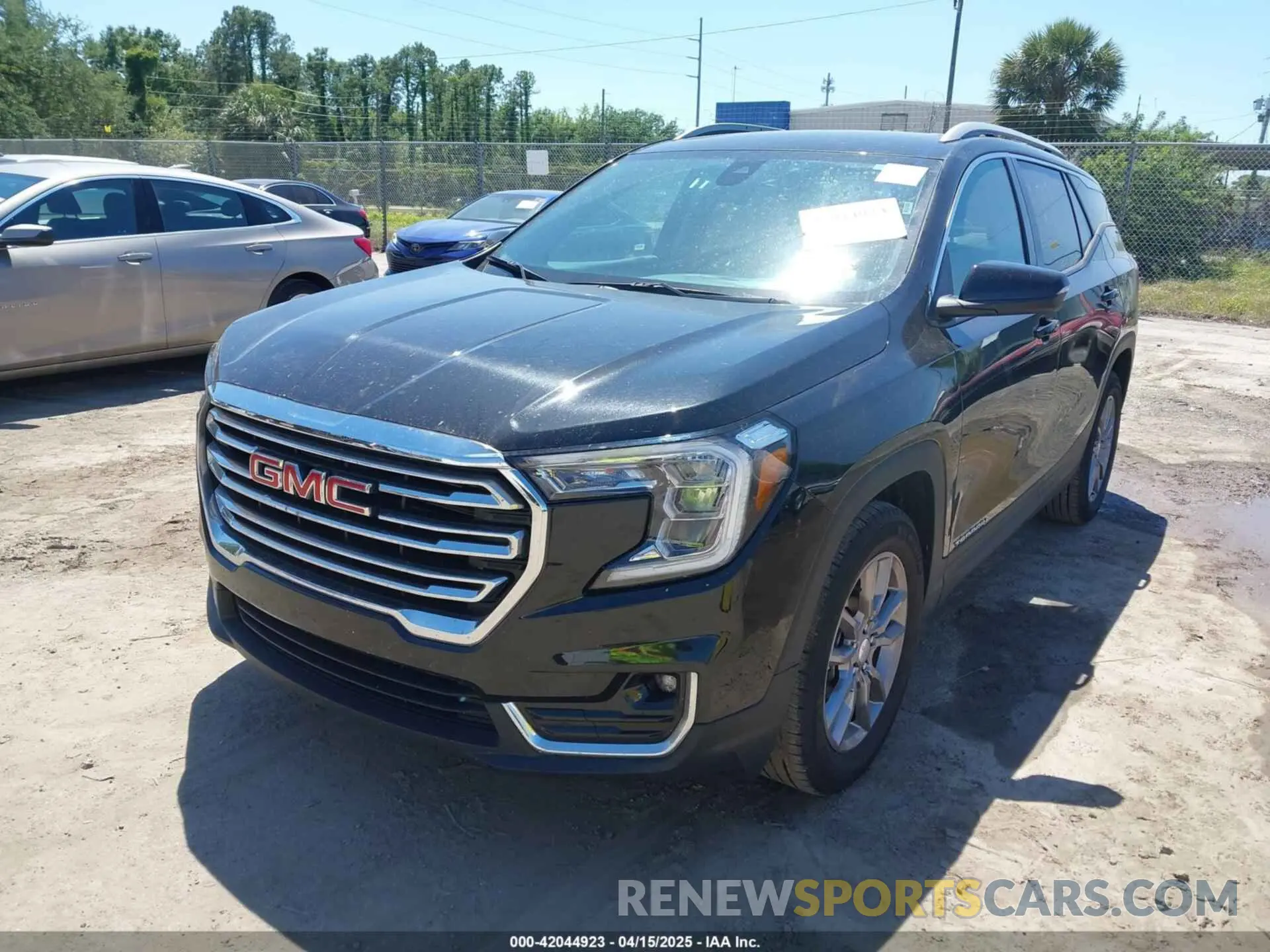 2 Photograph of a damaged car 3GKALPEG0RL140385 GMC TERRAIN 2024