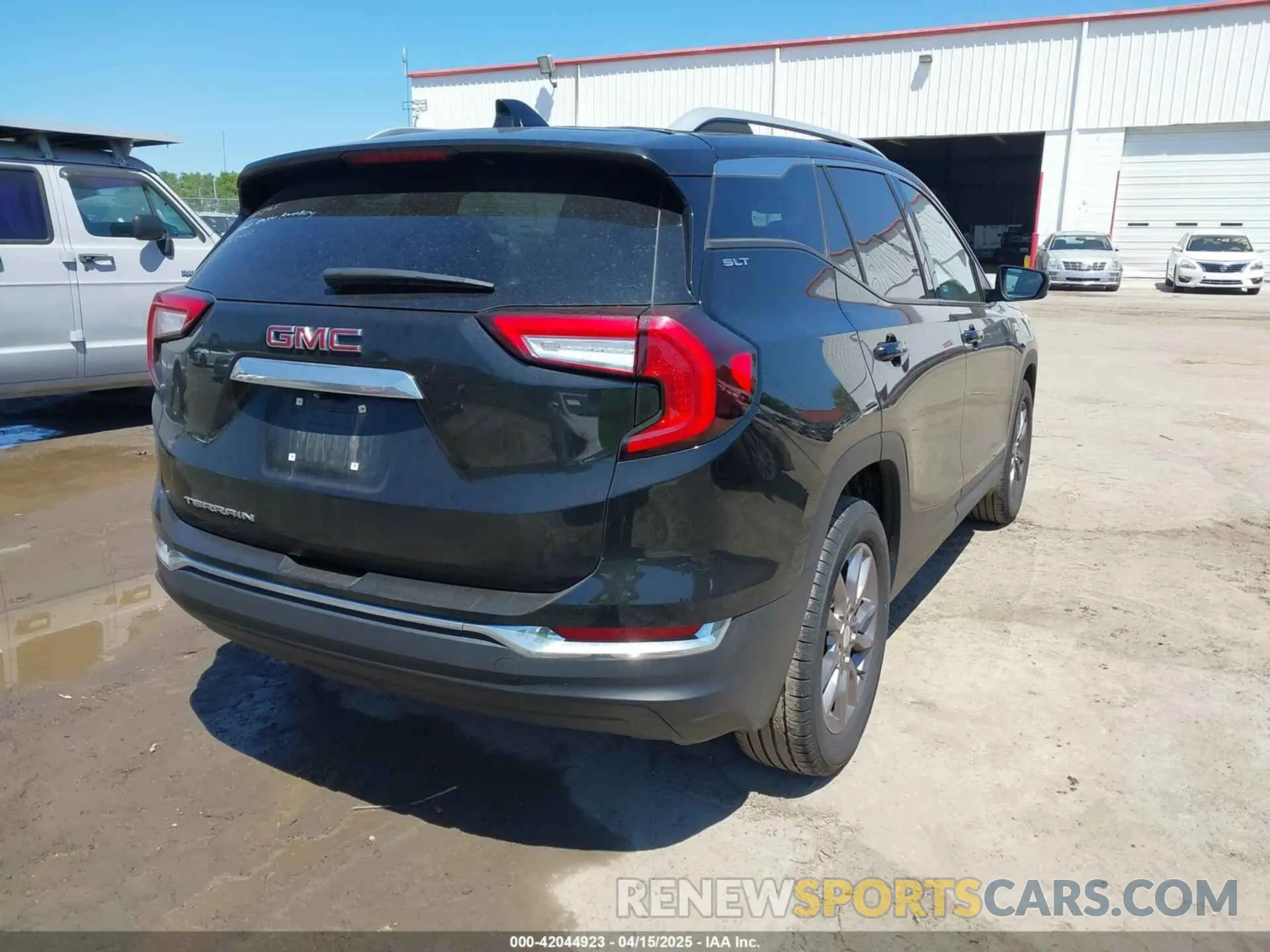 4 Photograph of a damaged car 3GKALPEG0RL140385 GMC TERRAIN 2024