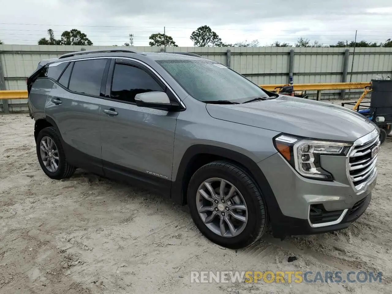 4 Photograph of a damaged car 3GKALPEG5RL107141 GMC TERRAIN 2024